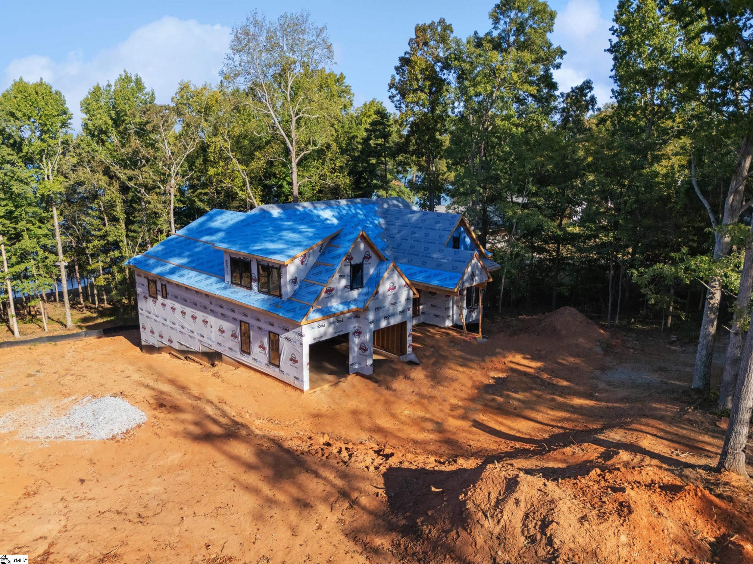 305 Inland Drive Property Photo 1