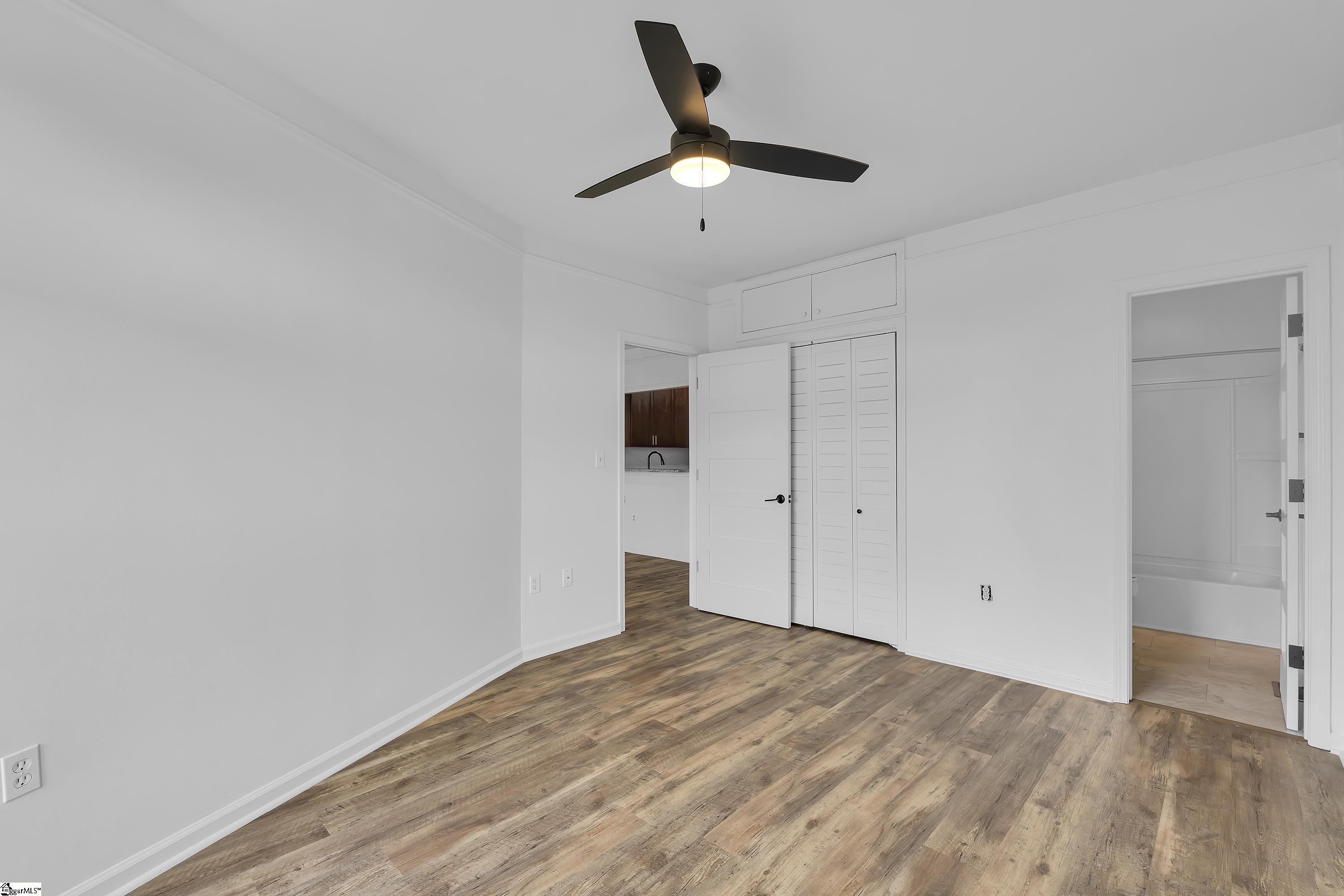 233 N Main Street Property Photo 9