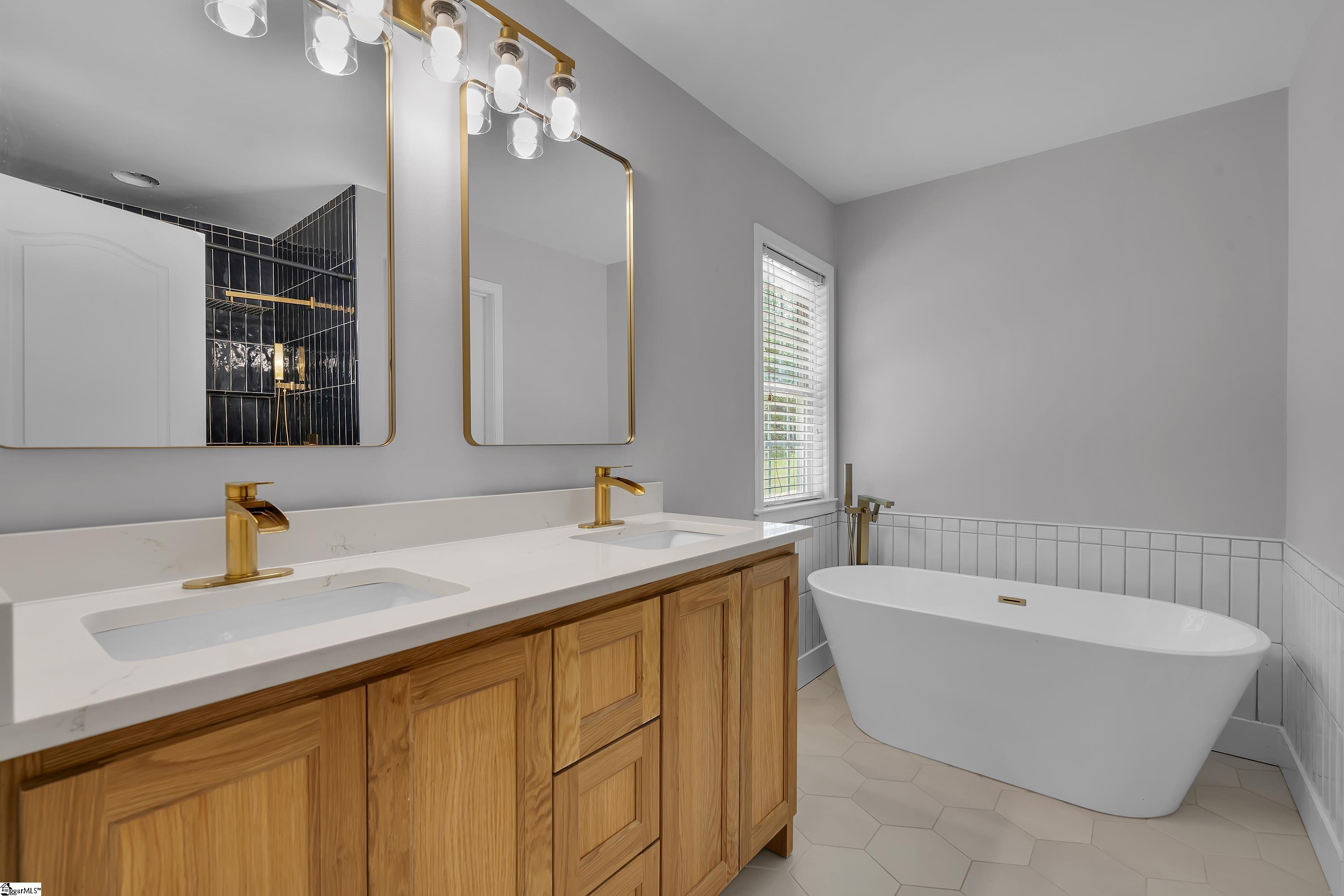 107 Galewood Drive Property Photo 11