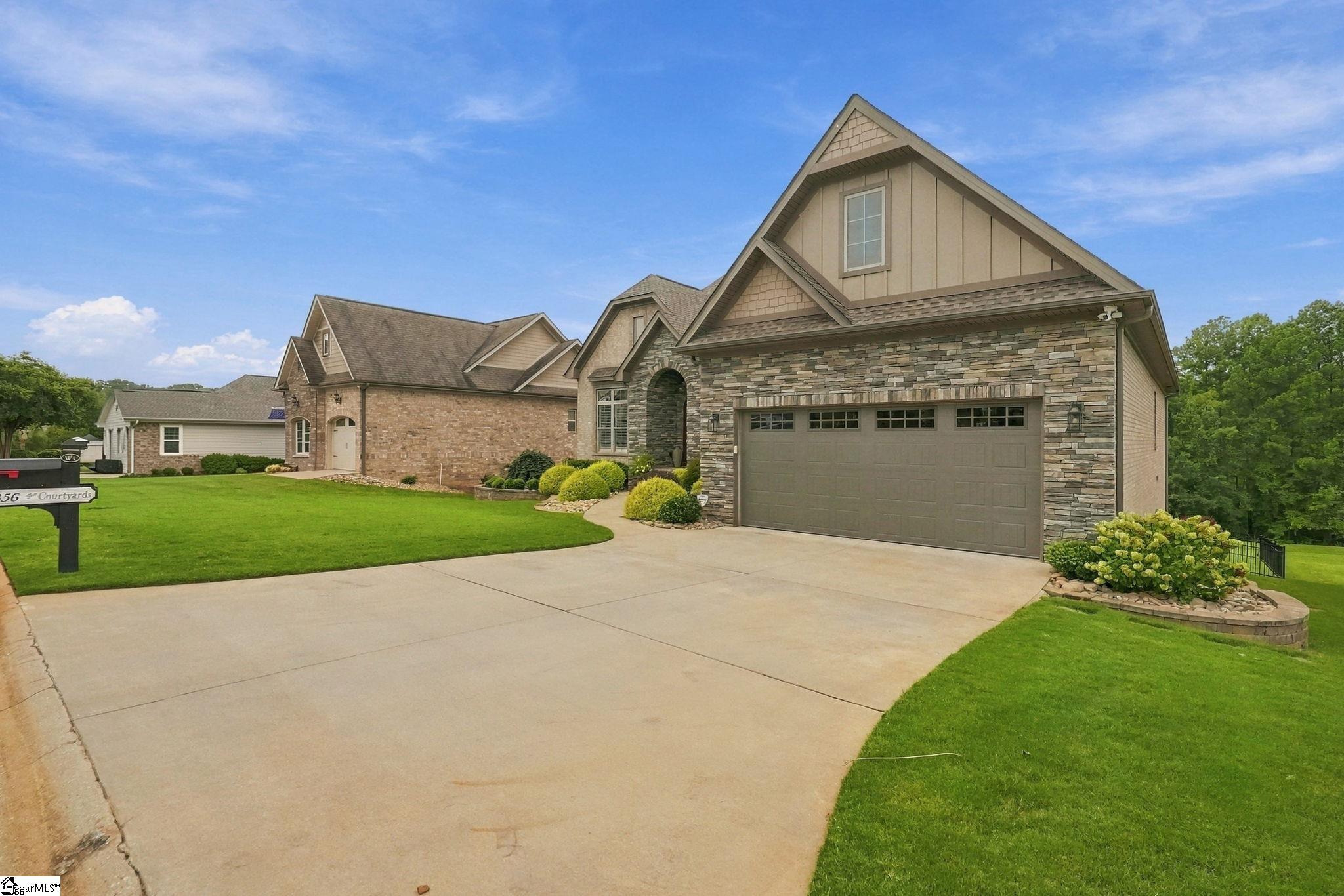 1603974 Property Photo 2