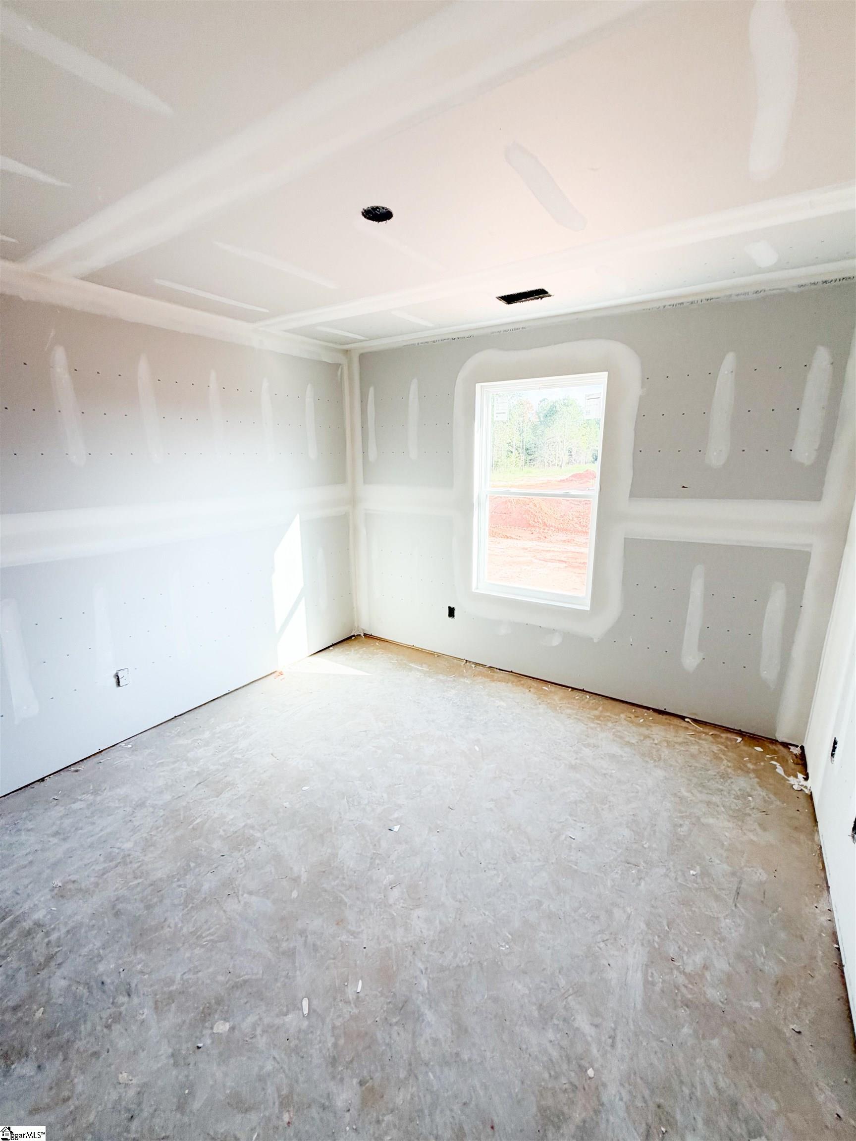104 Henderson Road Property Photo 4