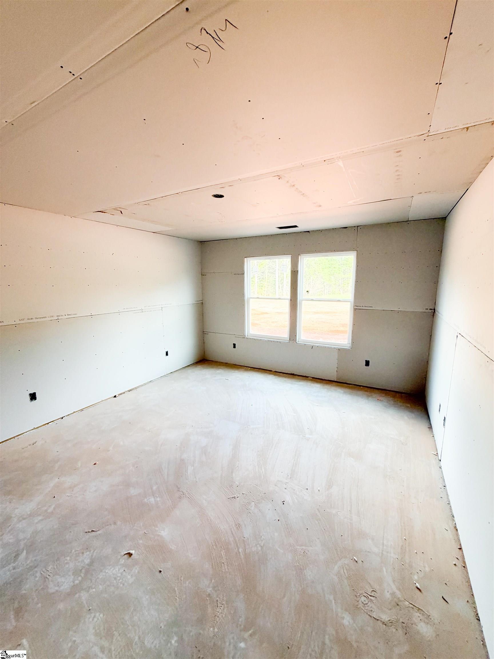 84 Henderson Road Property Photo 3