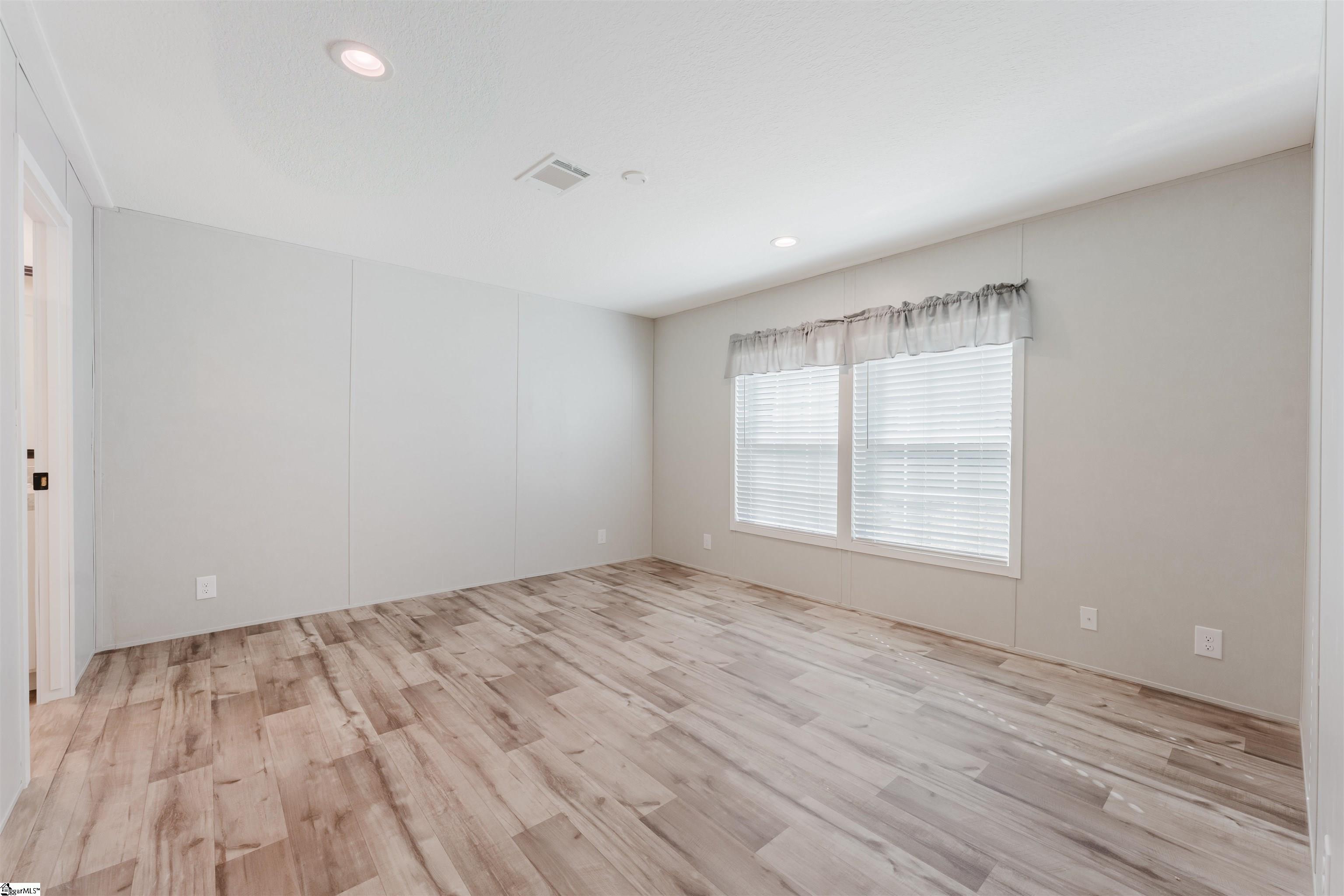 215 Ballard Road Property Photo 10