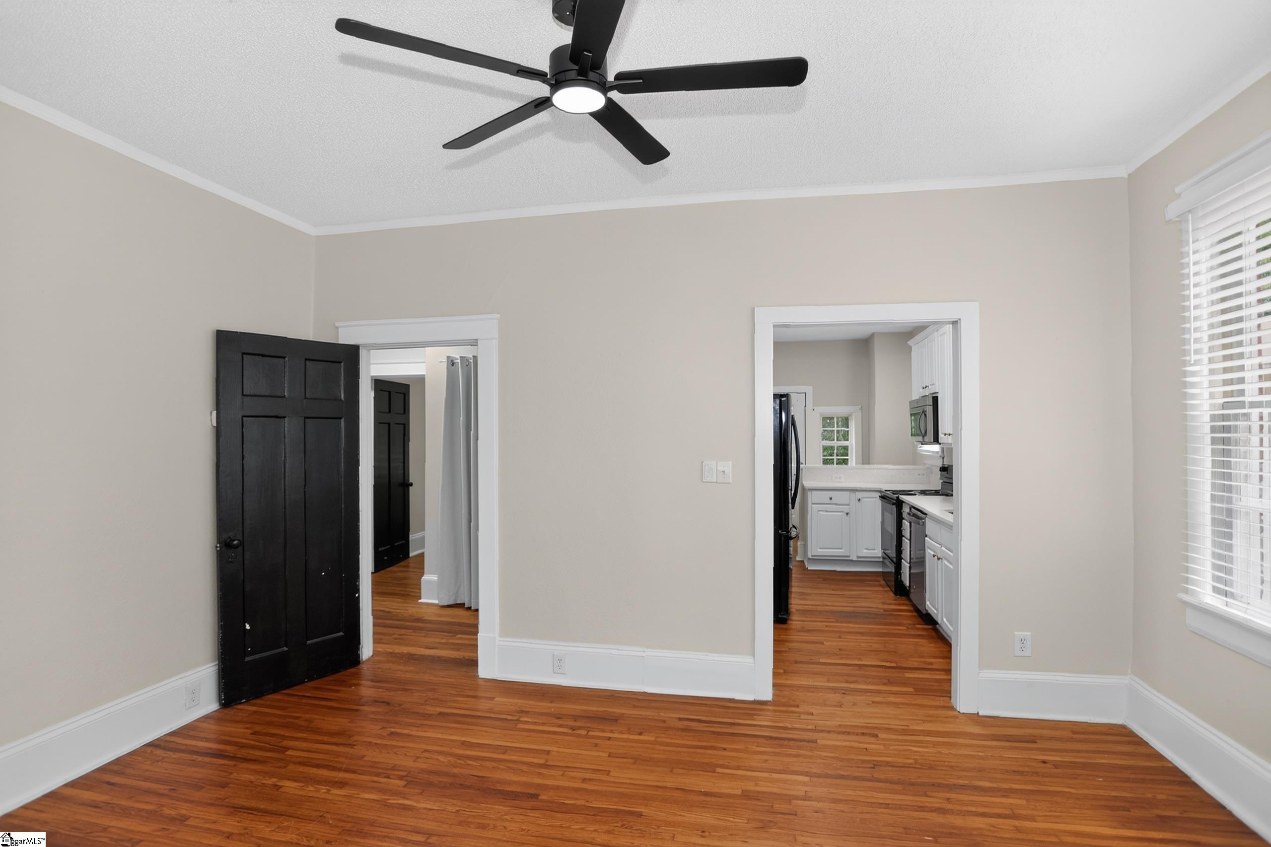 724 Hollywood Street Property Photo 4
