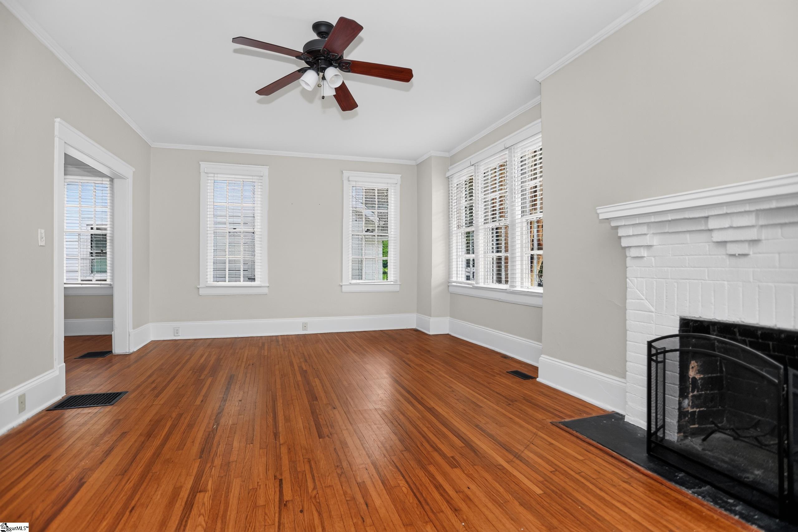 724 Hollywood Street Property Photo 5