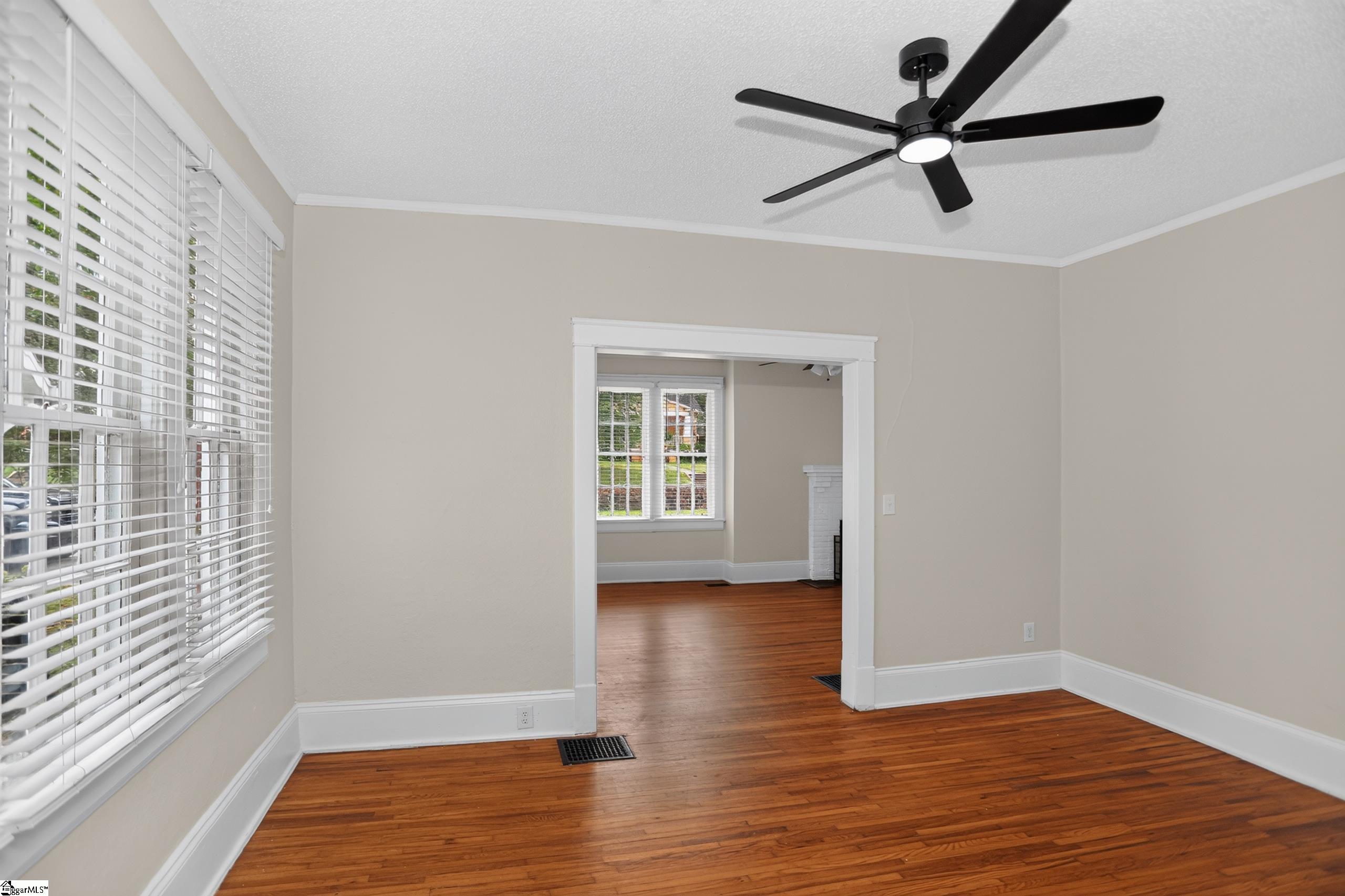 724 Hollywood Street Property Photo 6