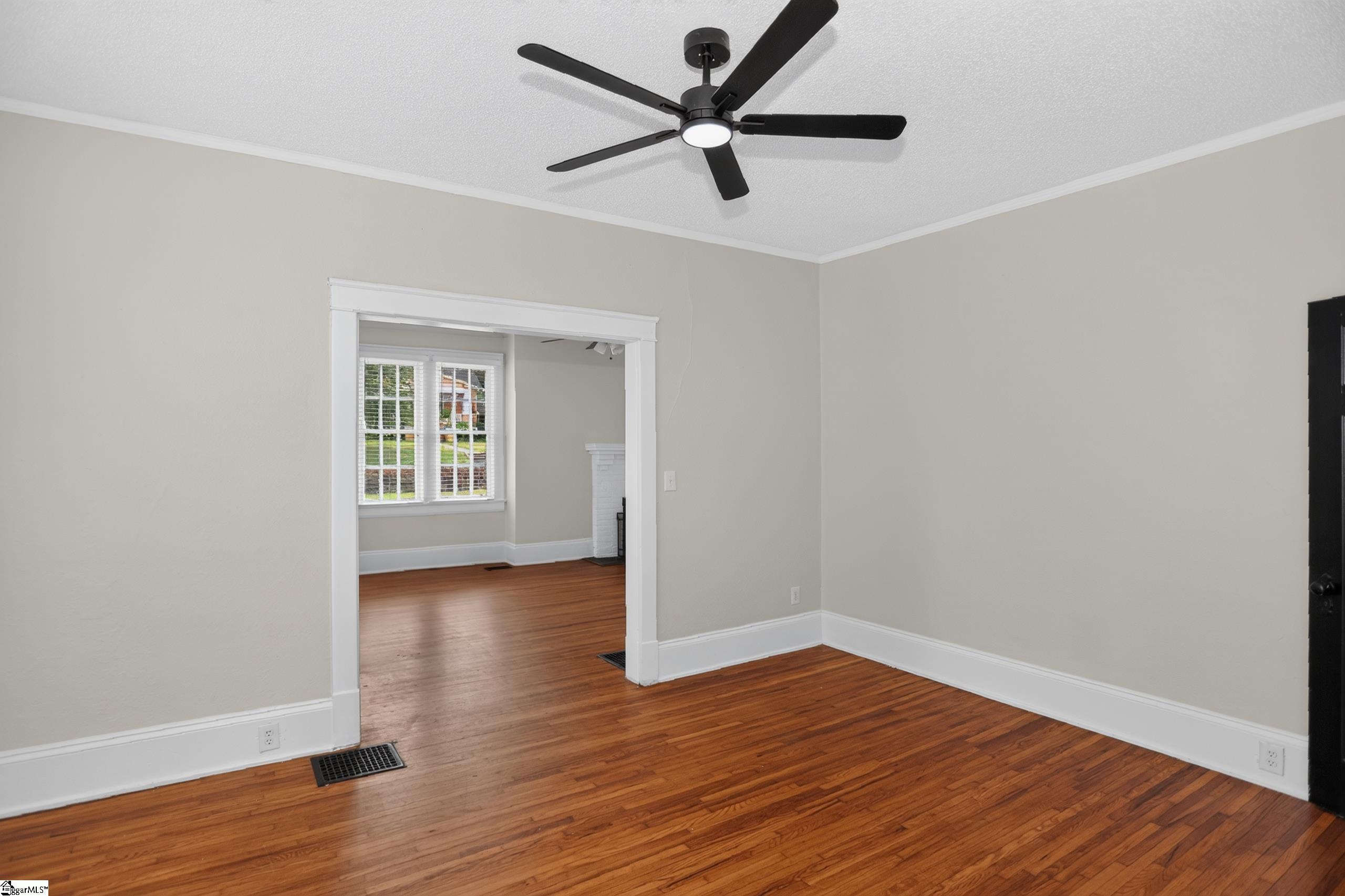 724 Hollywood Street Property Photo 8