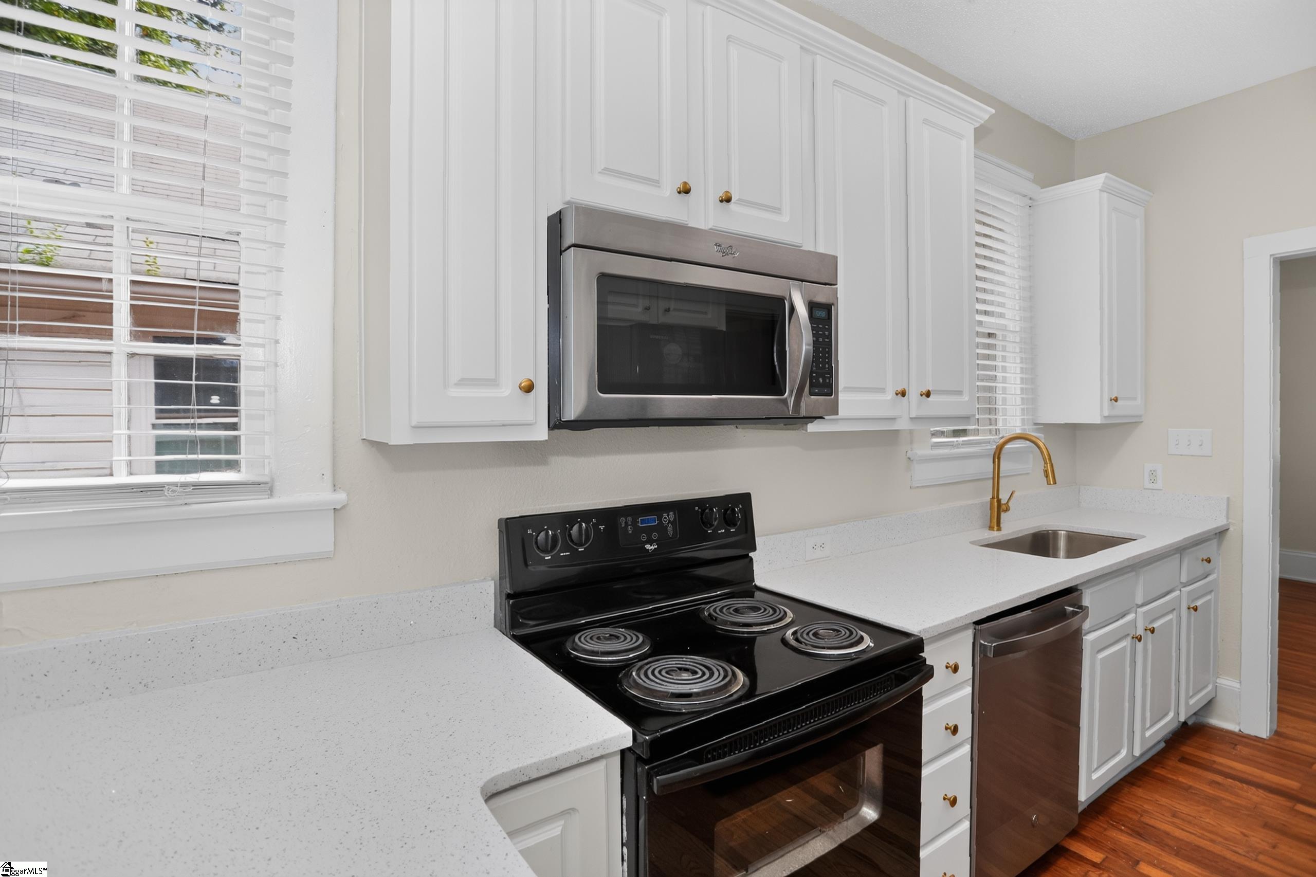 724 Hollywood Street Property Photo 10
