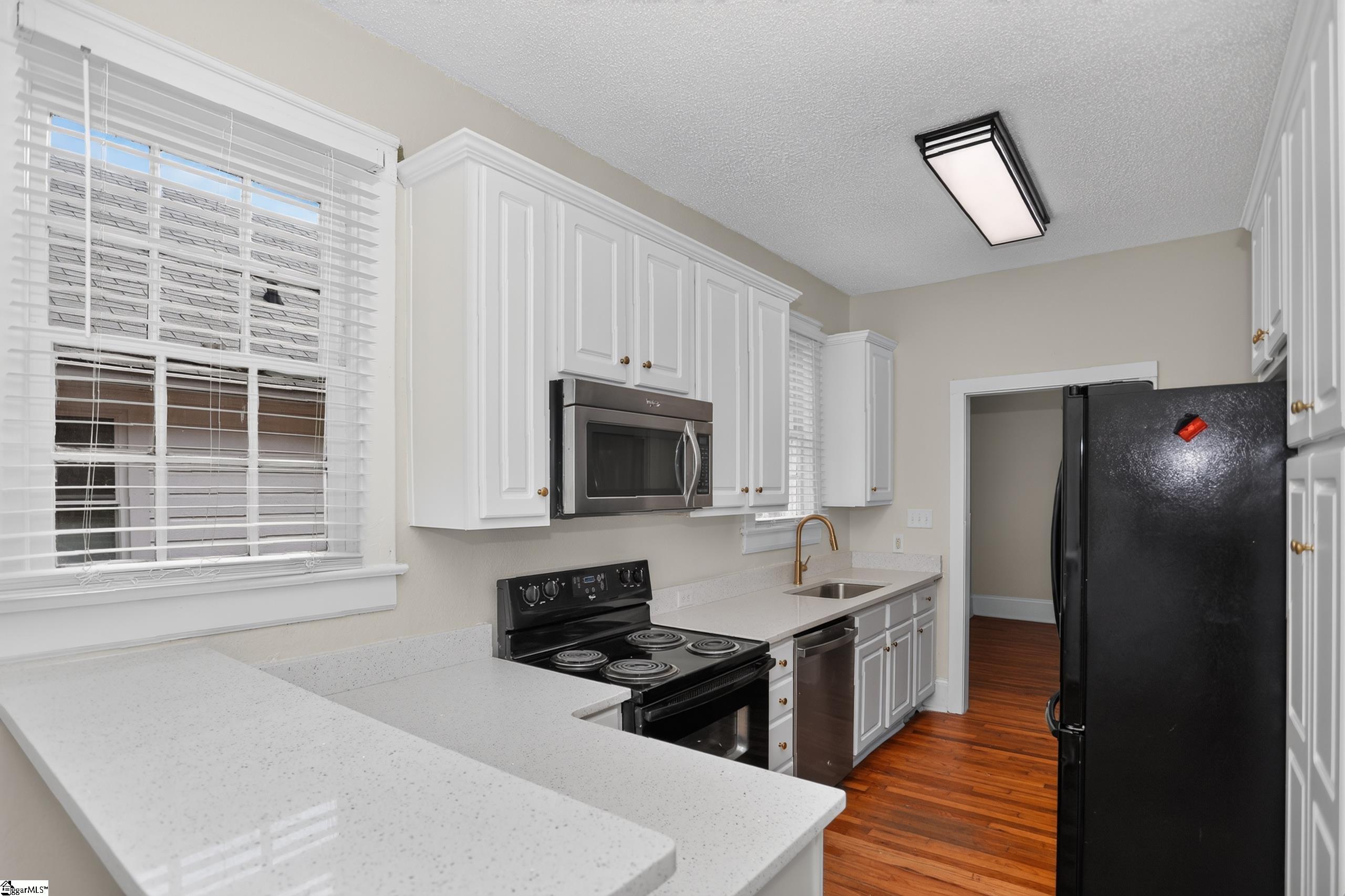 724 Hollywood Street Property Photo 11