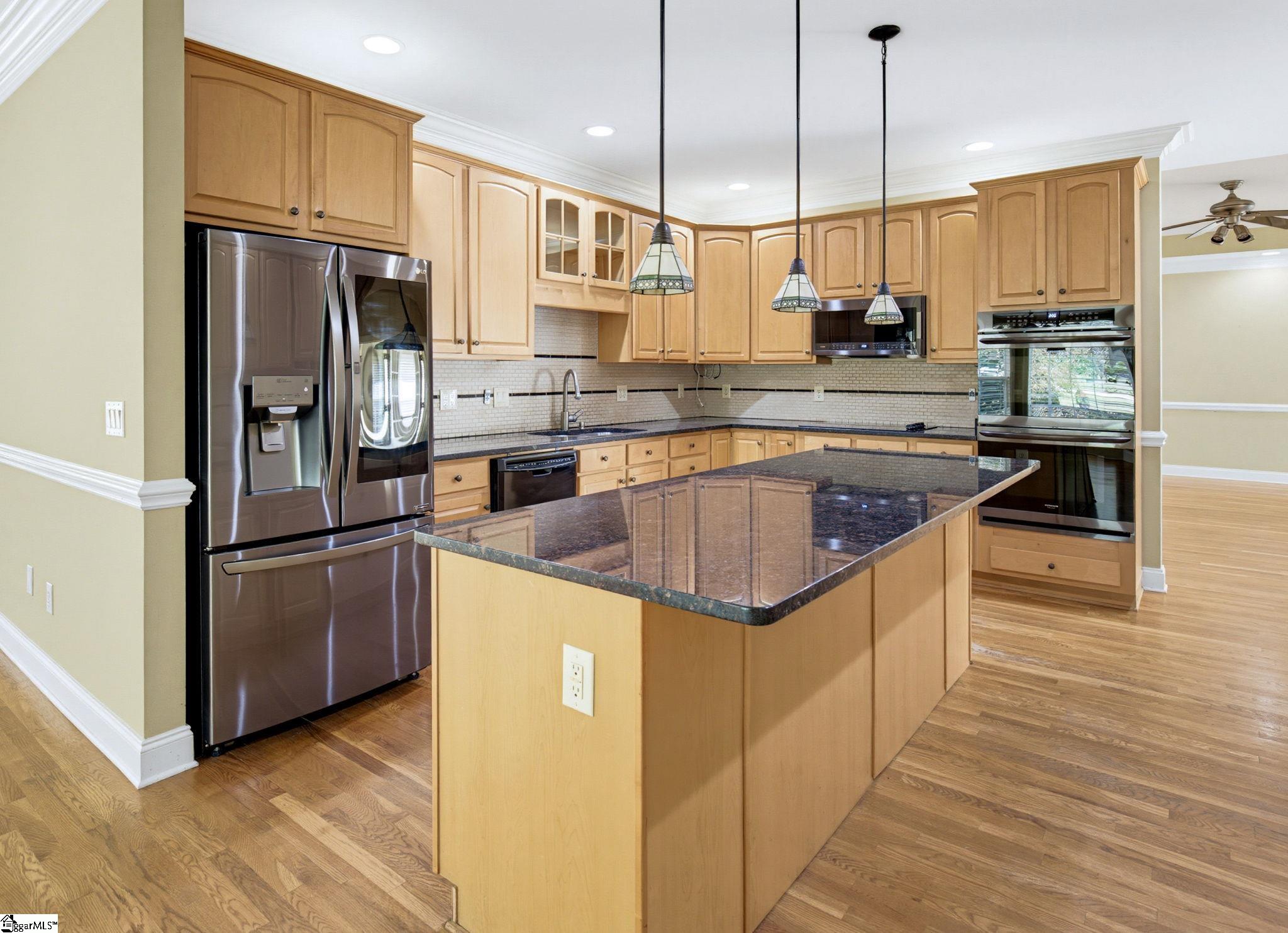 301 Glen Meadows Drive Property Photo 3