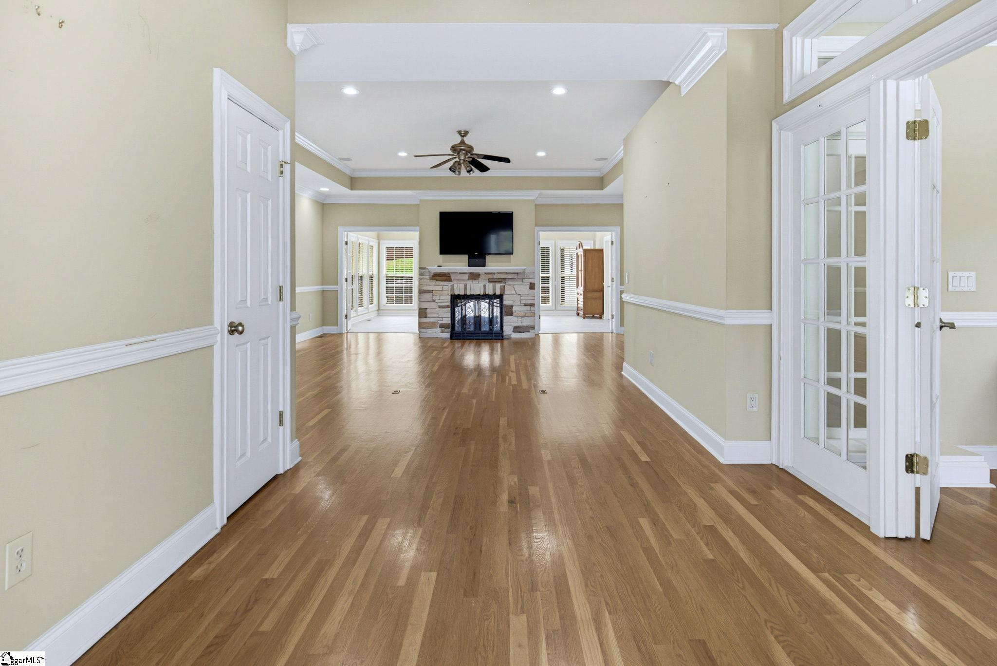 301 Glen Meadows Drive Property Photo 6