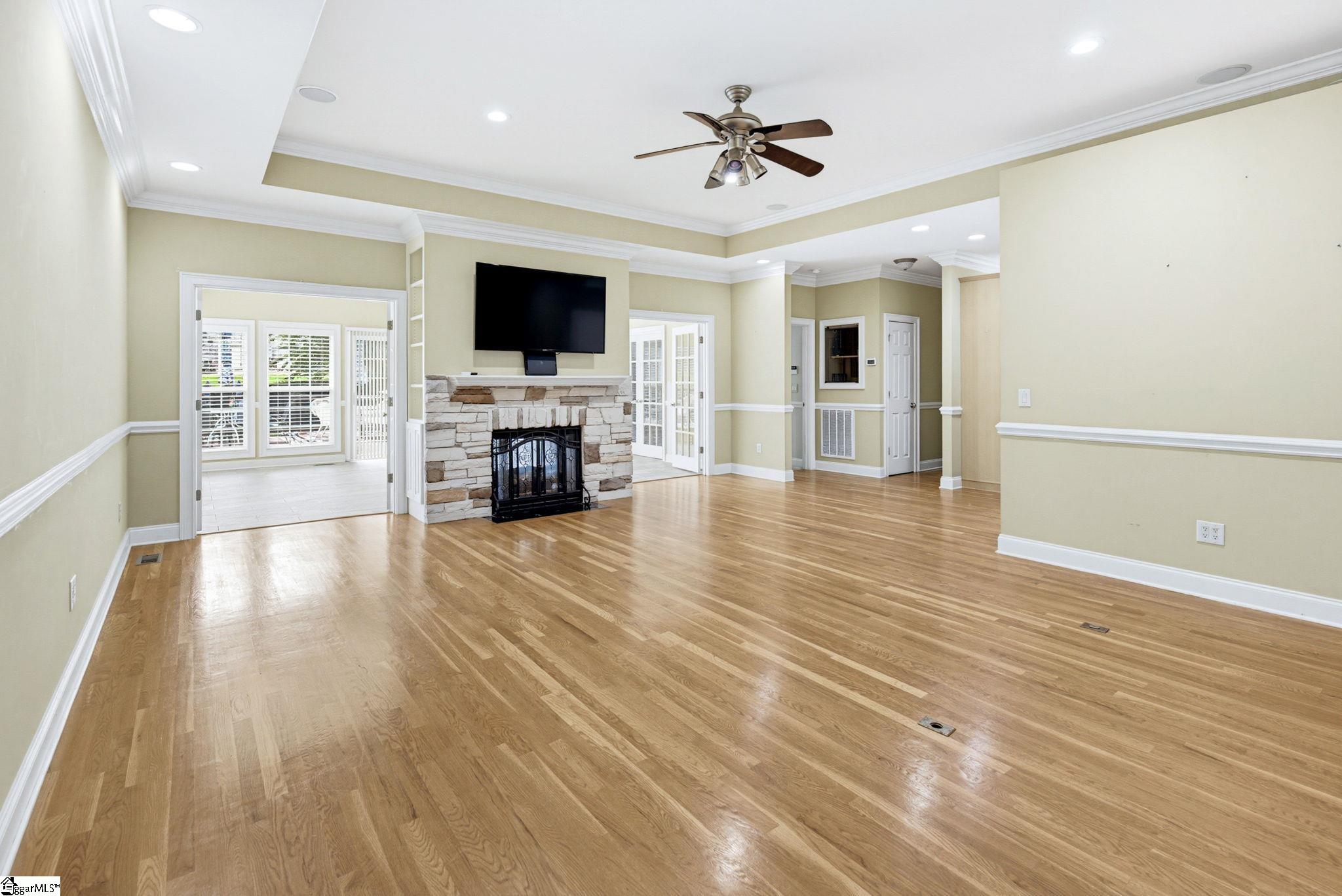 301 Glen Meadows Drive Property Photo 9