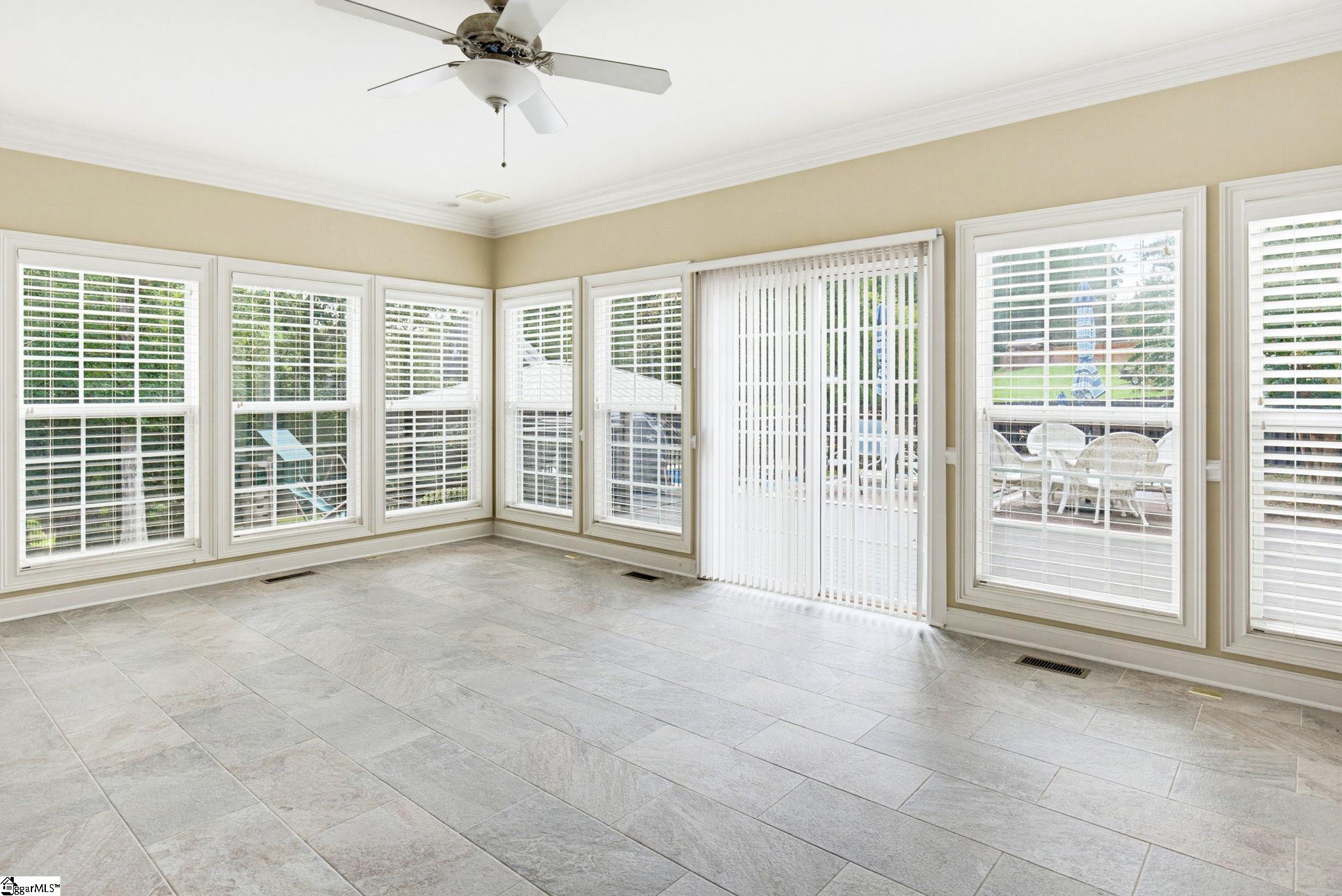 301 Glen Meadows Drive Property Photo 11