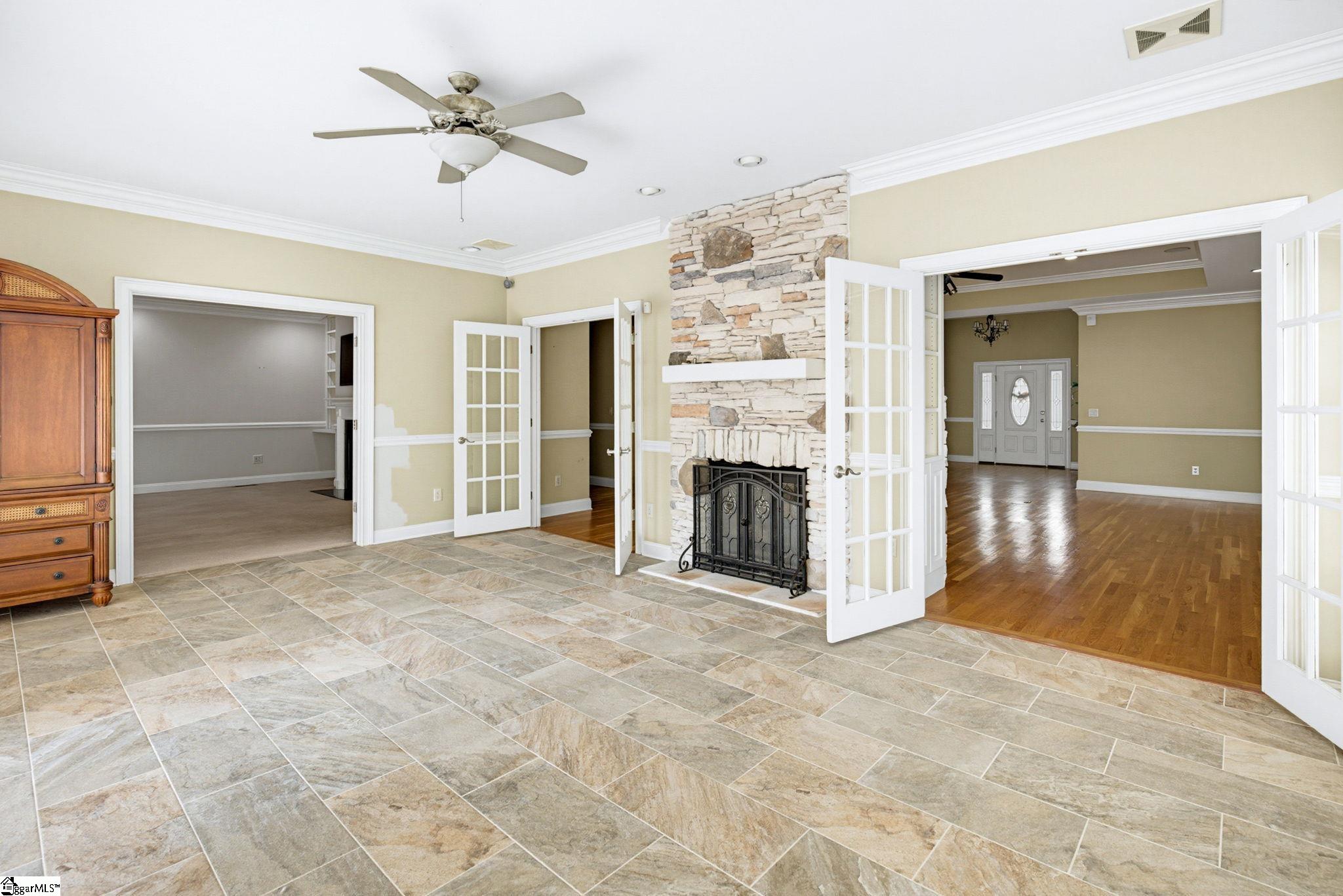 301 Glen Meadows Drive Property Photo 12