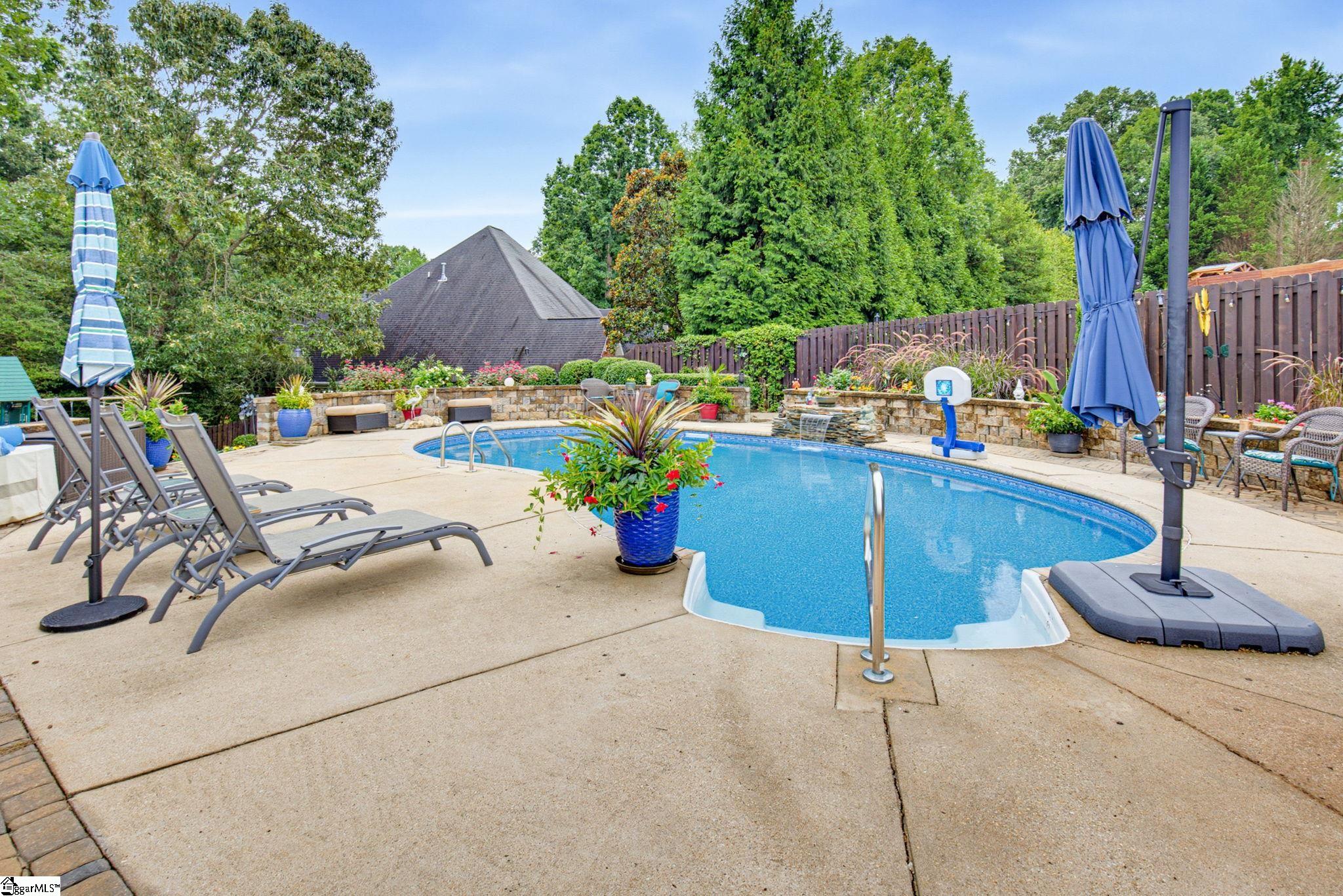 301 Glen Meadows Drive Property Photo 42