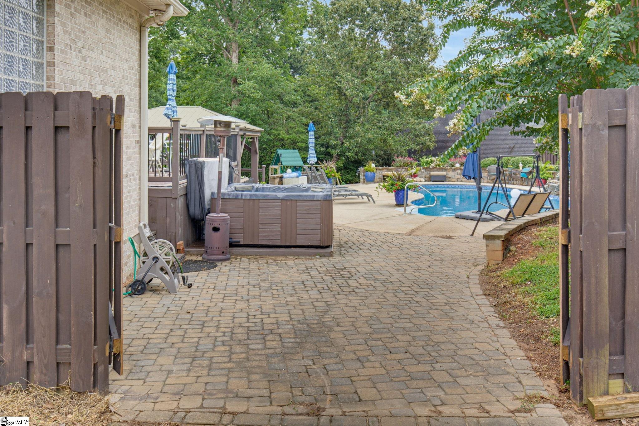 301 Glen Meadows Drive Property Photo 46