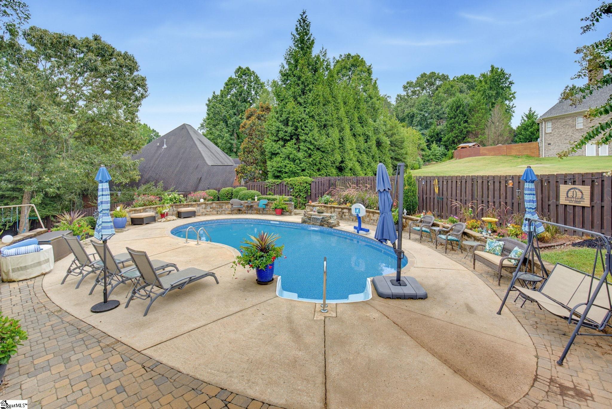 301 Glen Meadows Drive Property Photo 48