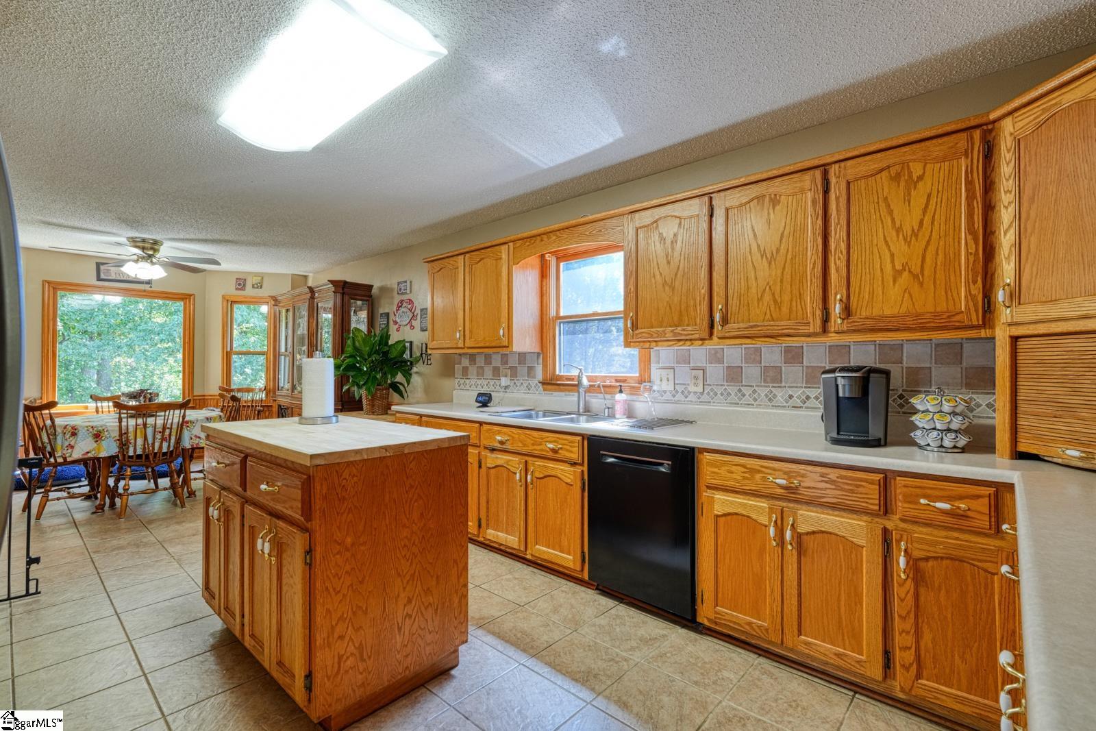 366 Shallowford Drive Property Photo 7