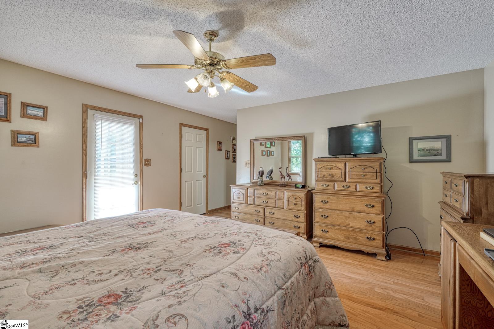 366 Shallowford Drive Property Photo 10