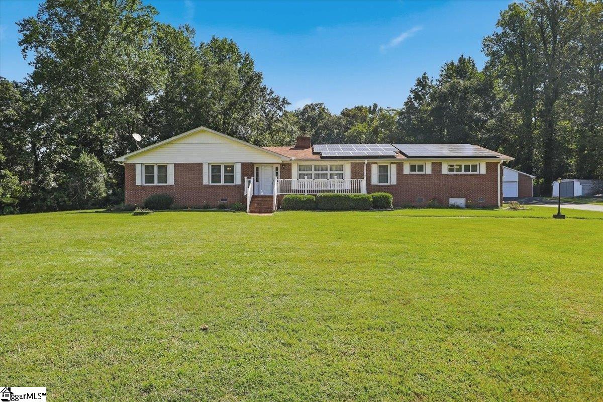 105 Lipscombe Drive Property Photo 1