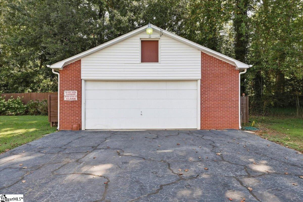 105 Lipscombe Drive Property Photo 44