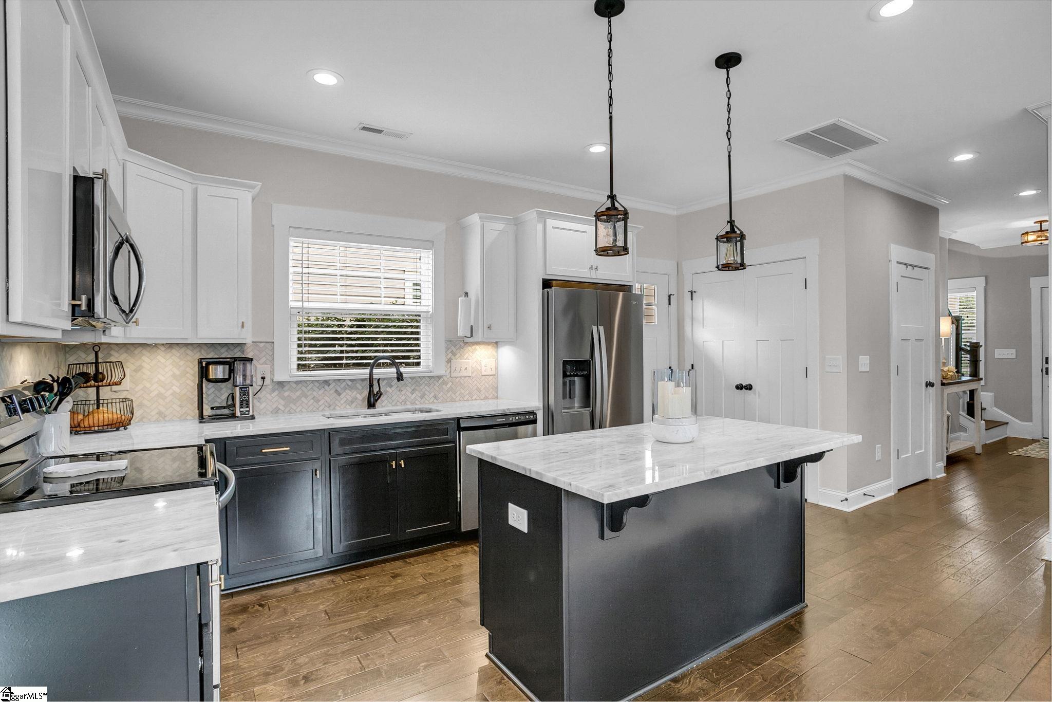 122 Oakland Drive Property Photo 4