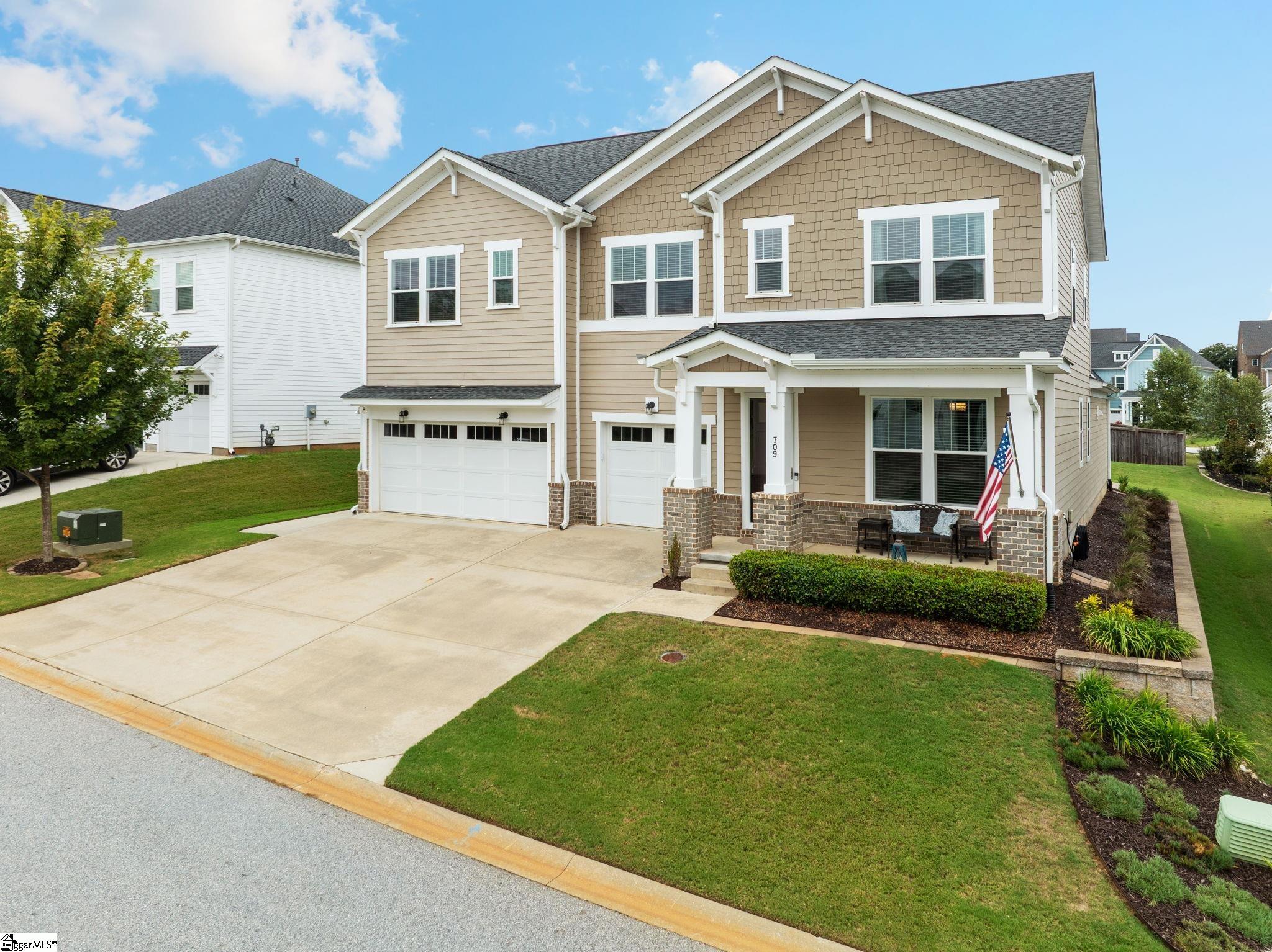 709 Saint Laurent Way Property Photo 1