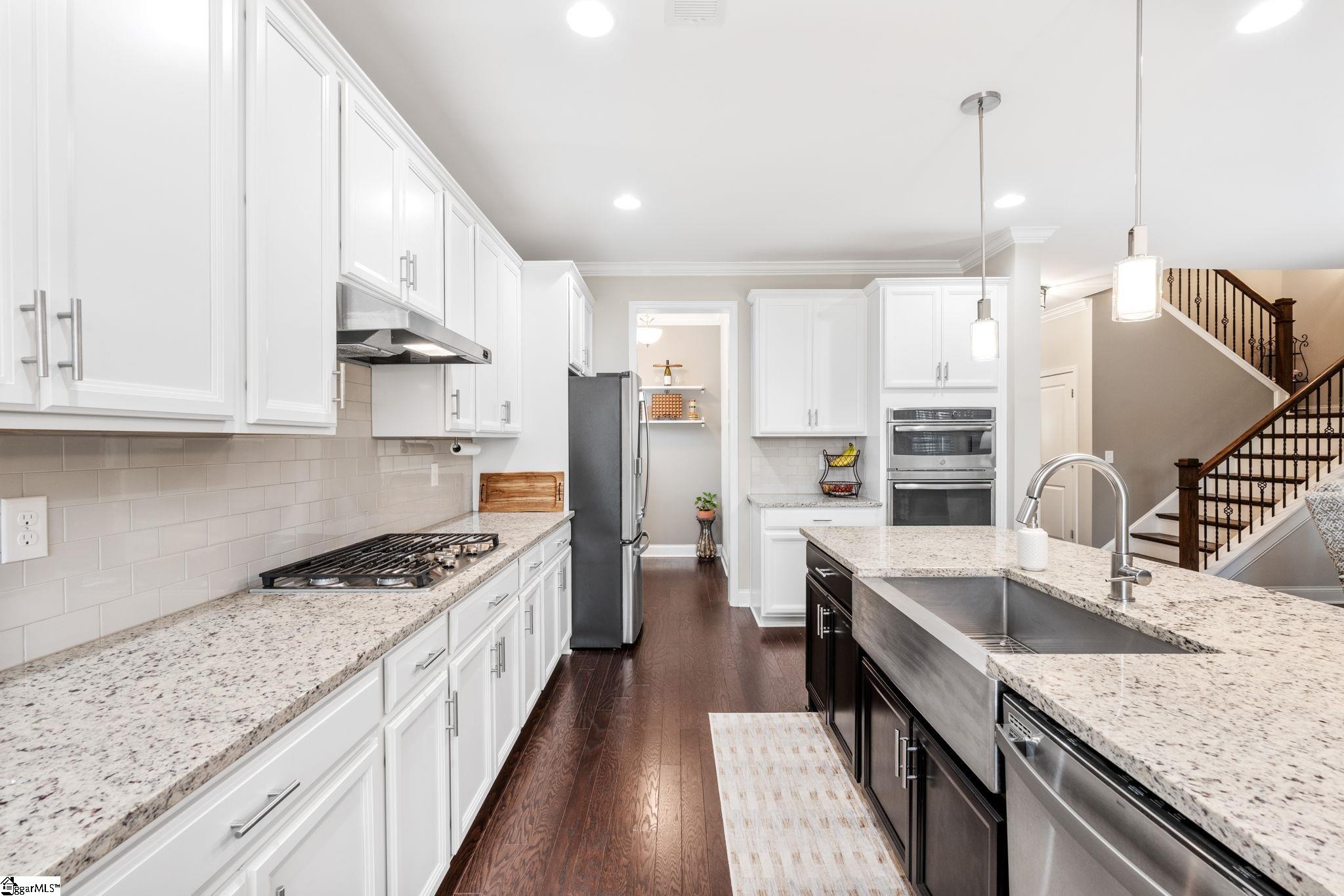 709 Saint Laurent Way Property Photo 8