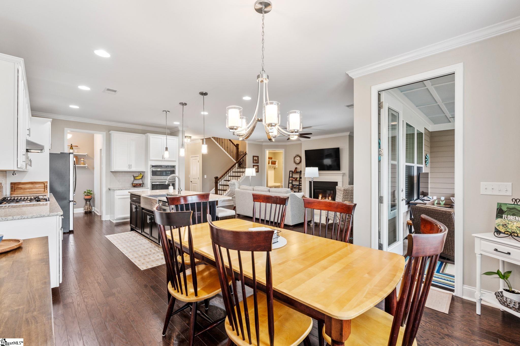 709 Saint Laurent Way Property Photo 11
