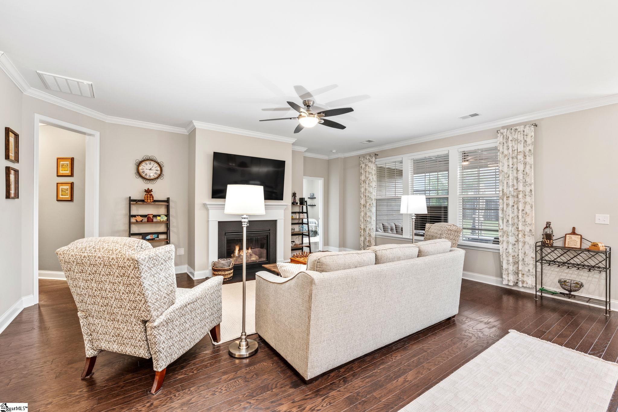 709 Saint Laurent Way Property Photo 13
