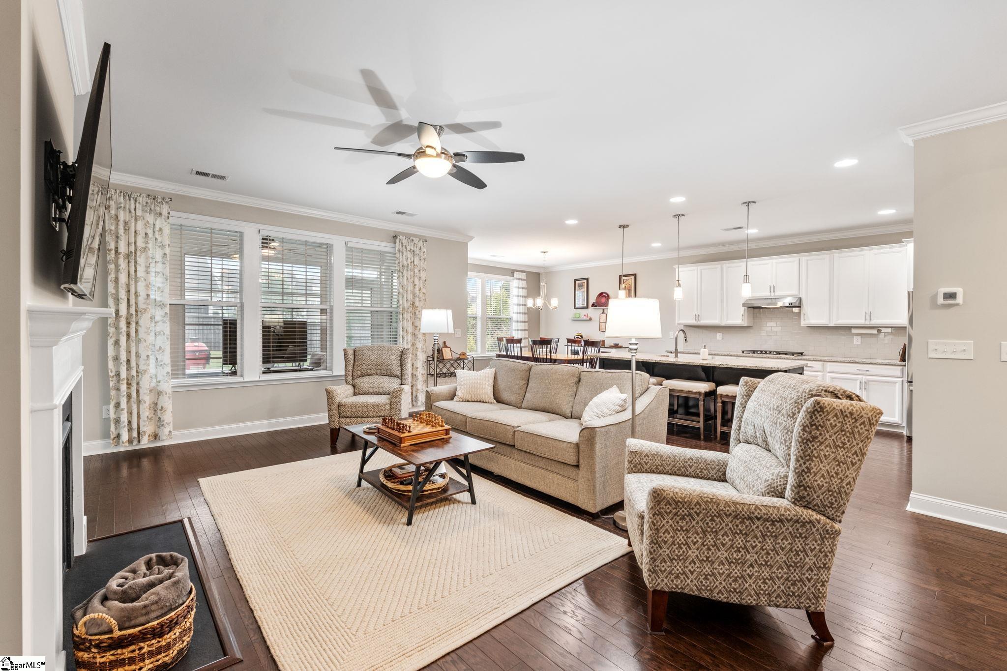 709 Saint Laurent Way Property Photo 15