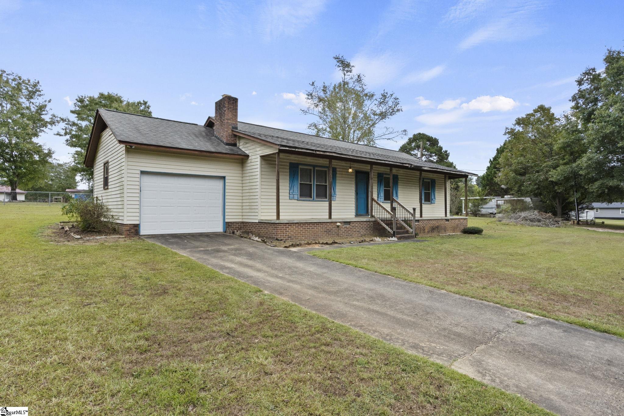 1022 Lakemont Road Property Photo 2