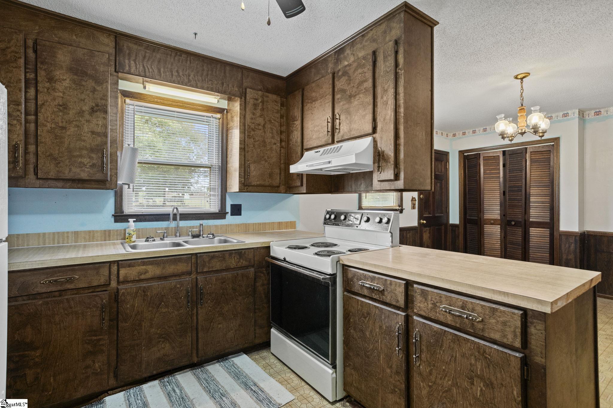 1022 Lakemont Road Property Photo 11