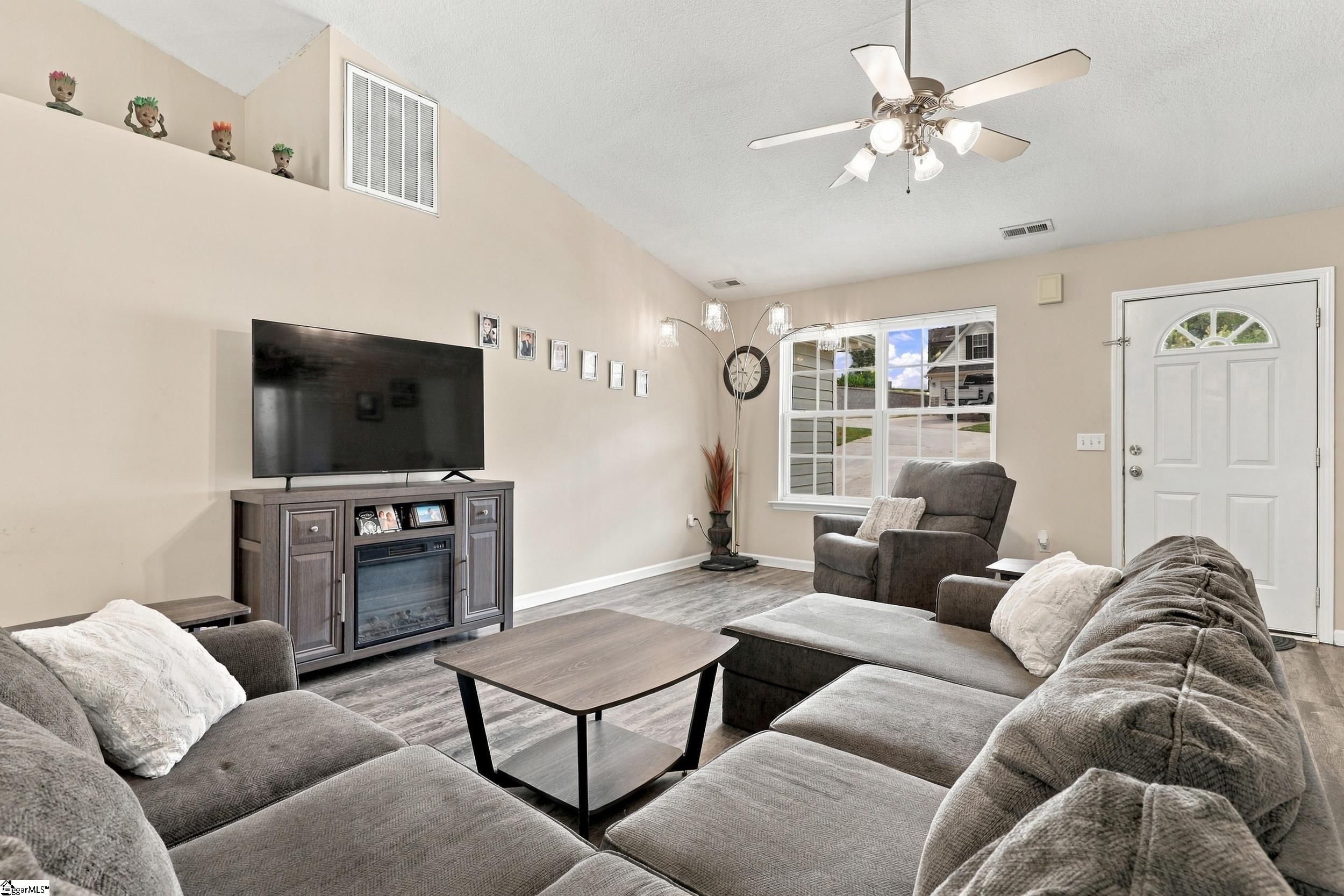 270 Chateau Street Property Photo 14