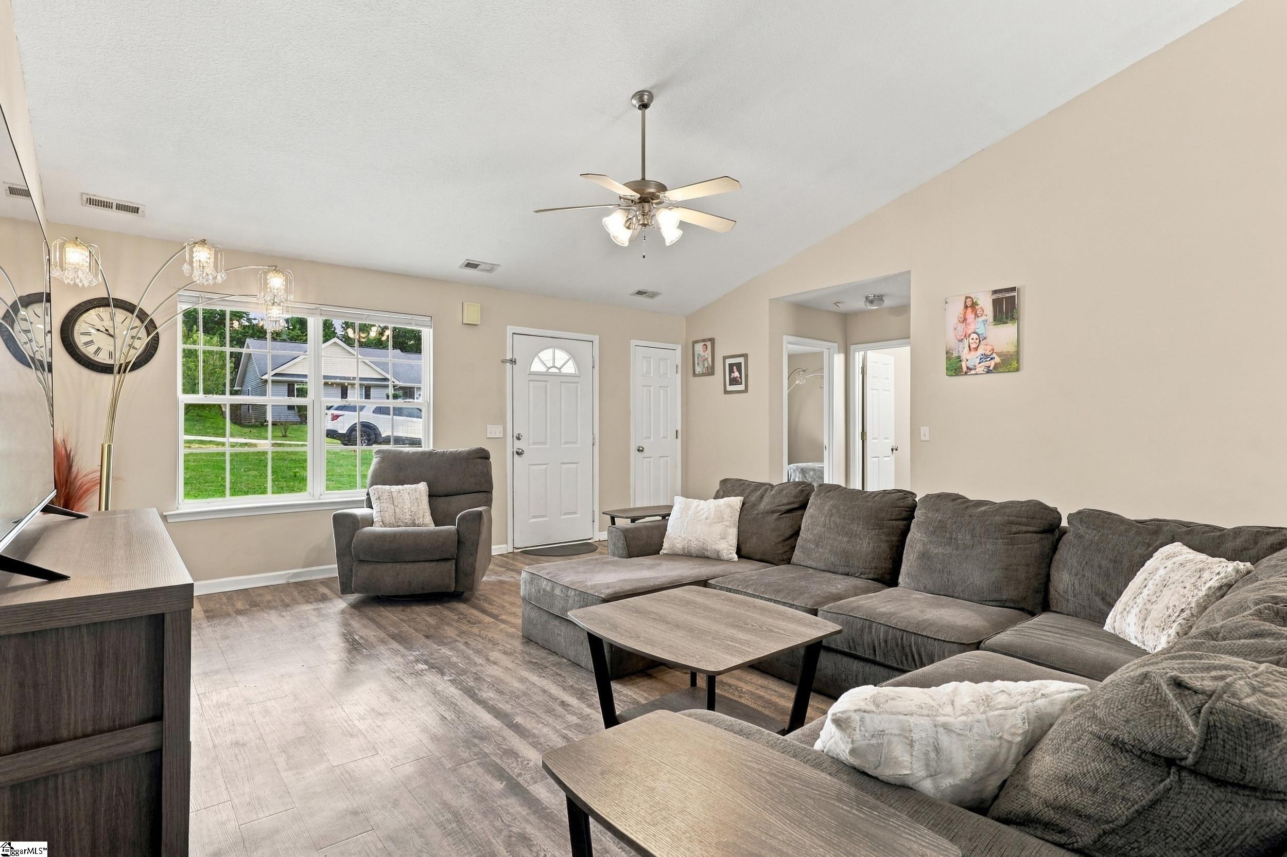 270 Chateau Street Property Photo 16