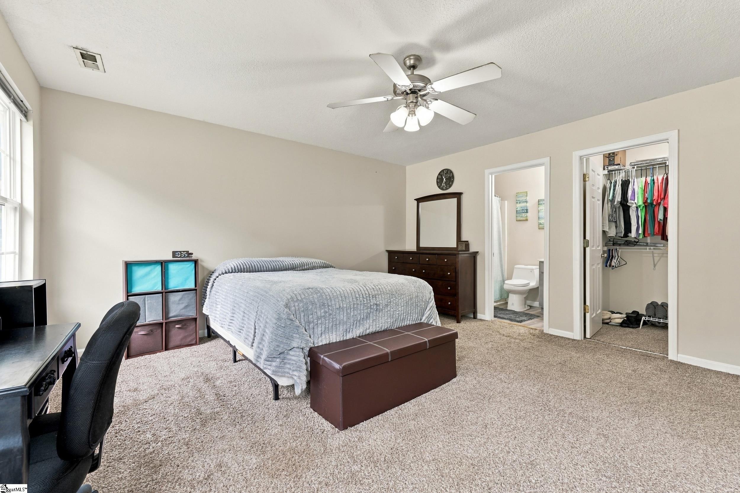 270 Chateau Street Property Photo 25