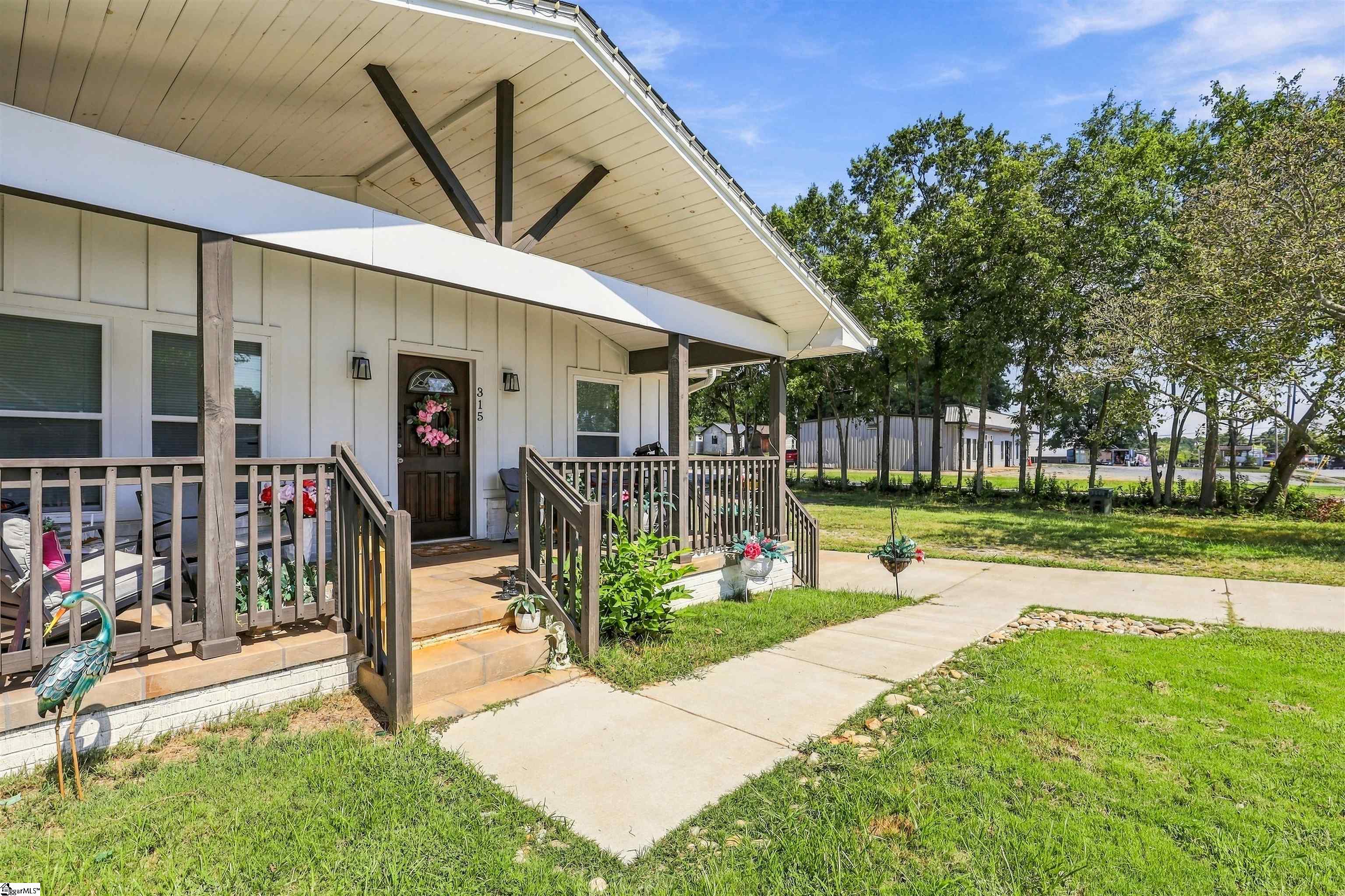315 Arlington Road Property Photo 3
