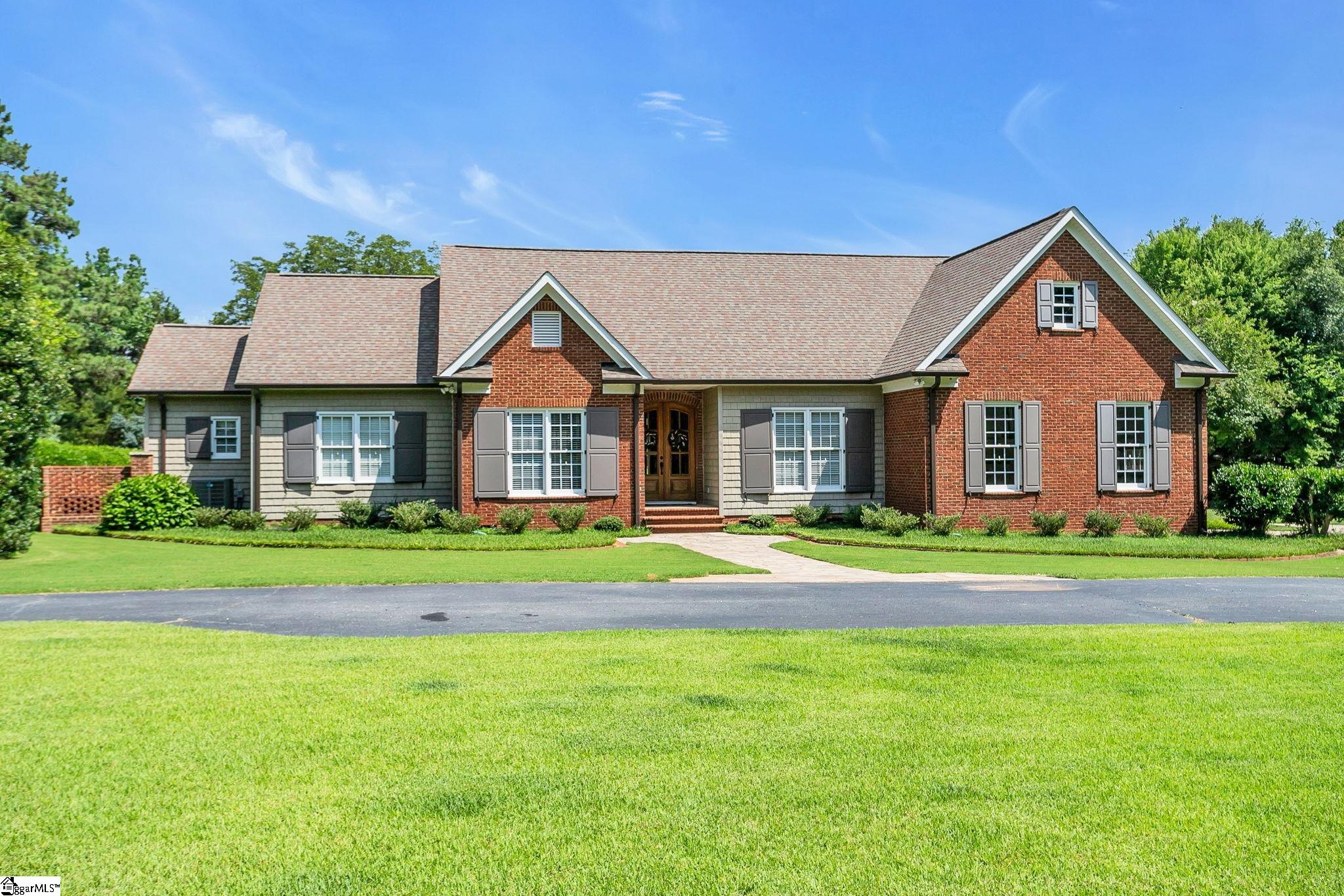 32 Debonair Way Property Photo 1