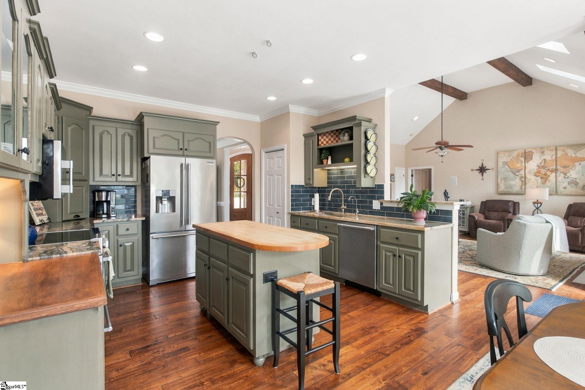 32 Debonair Way Property Photo 13