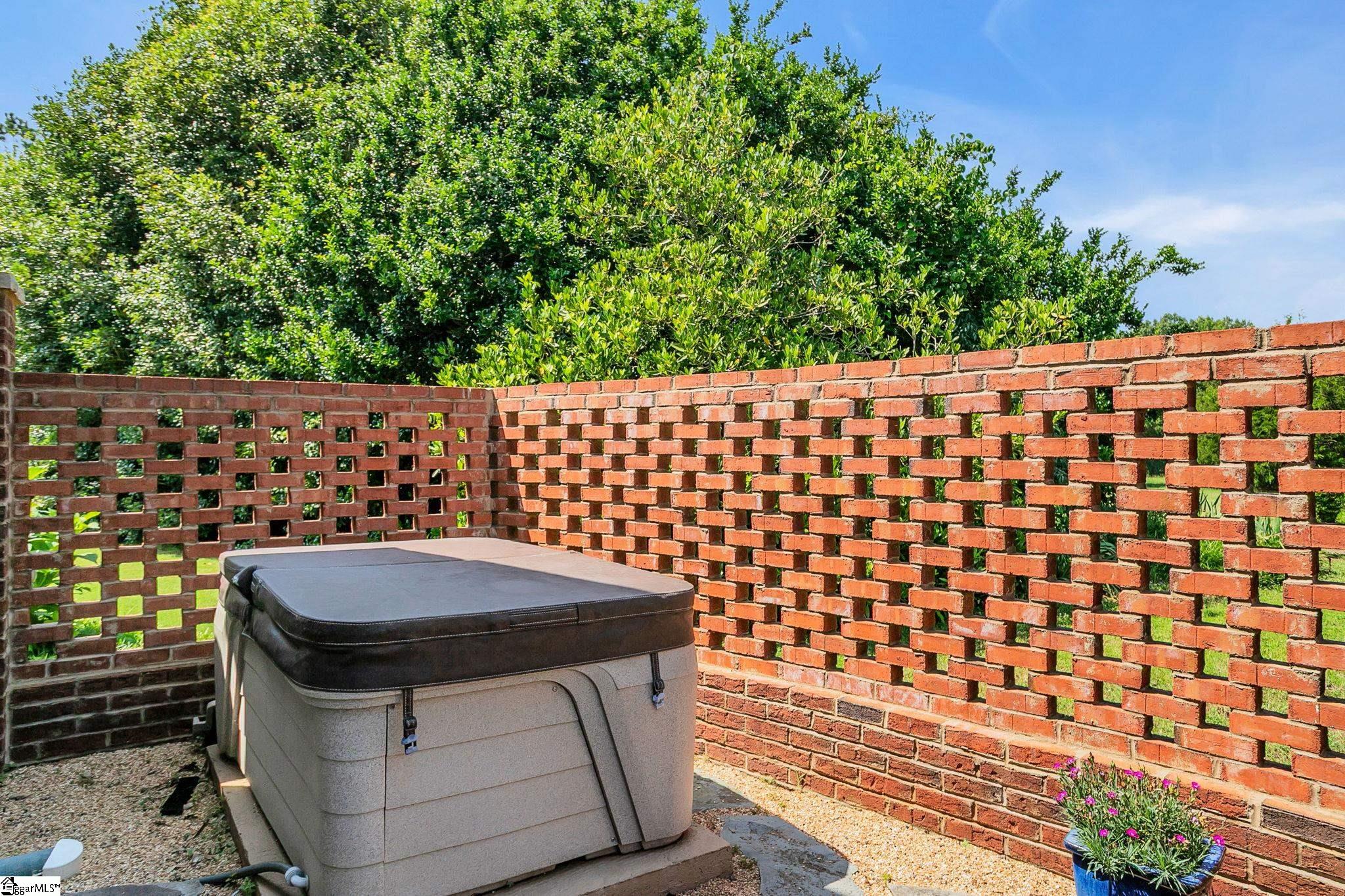 32 Debonair Way Property Photo 38