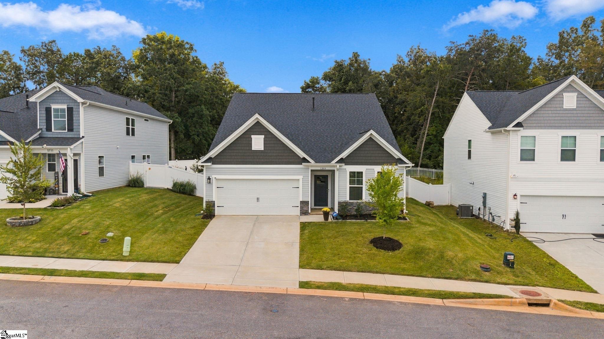 1203 Maridian Street Property Photo 2