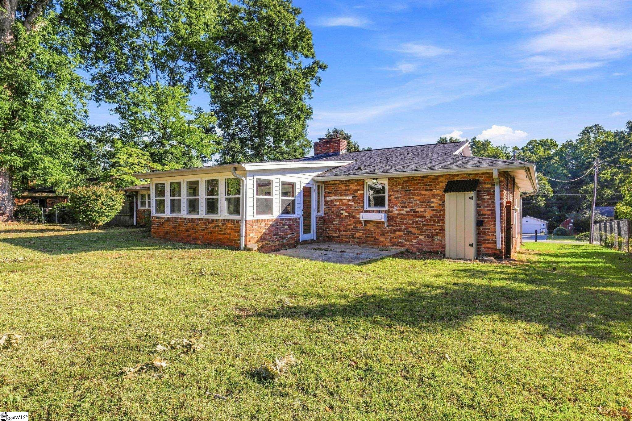206 Lions Club Road Property Photo 4