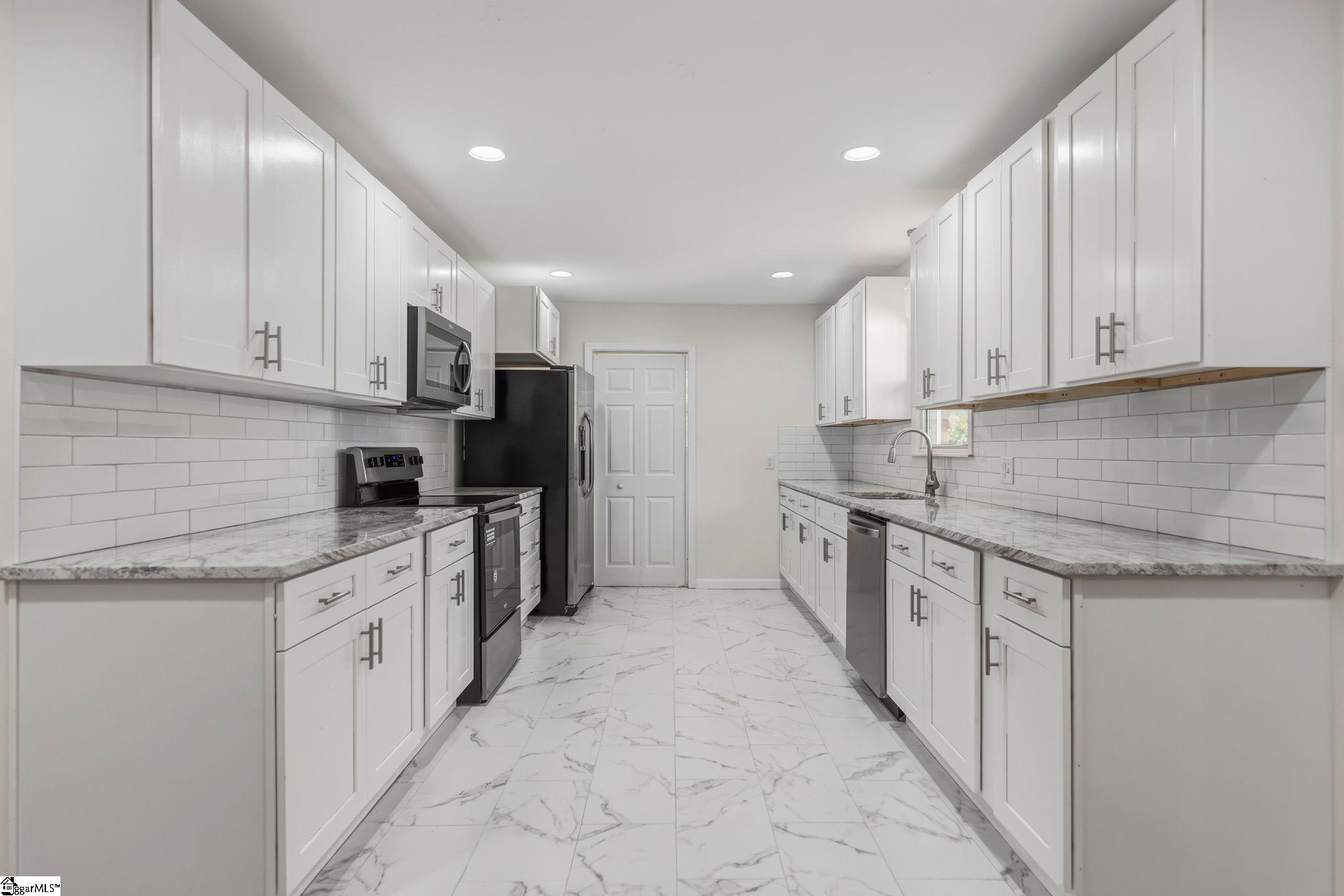 206 Lions Club Road Property Photo 14
