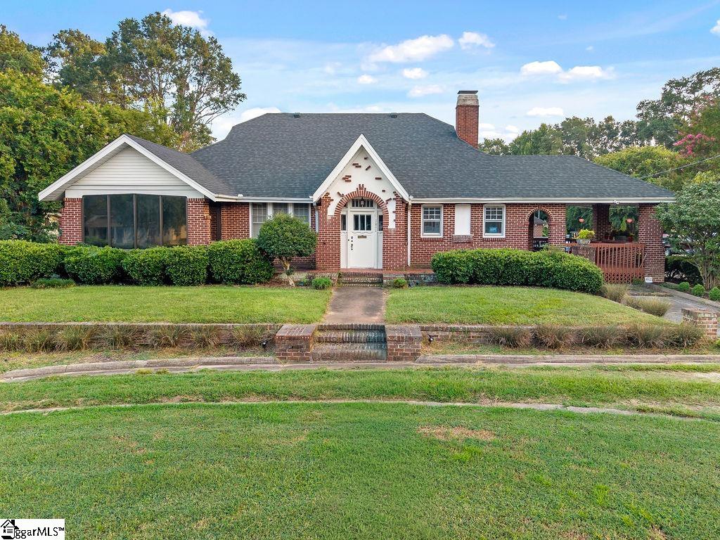 1011 W Poinsett Street Property Photo 3