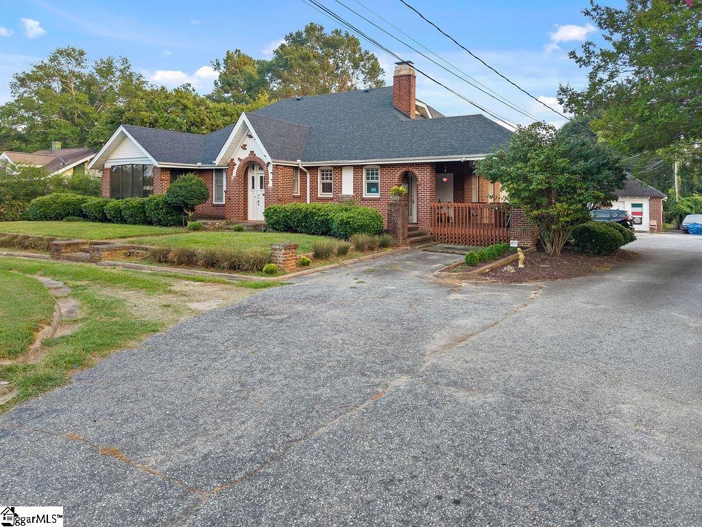 1011 W Poinsett Street Property Photo 4