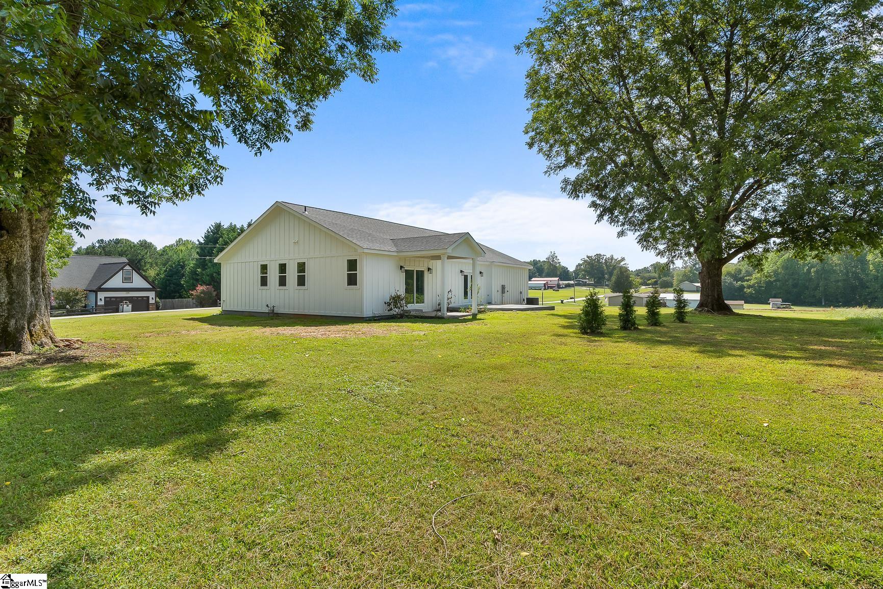 2024 Edwards Lake Road Property Photo 28