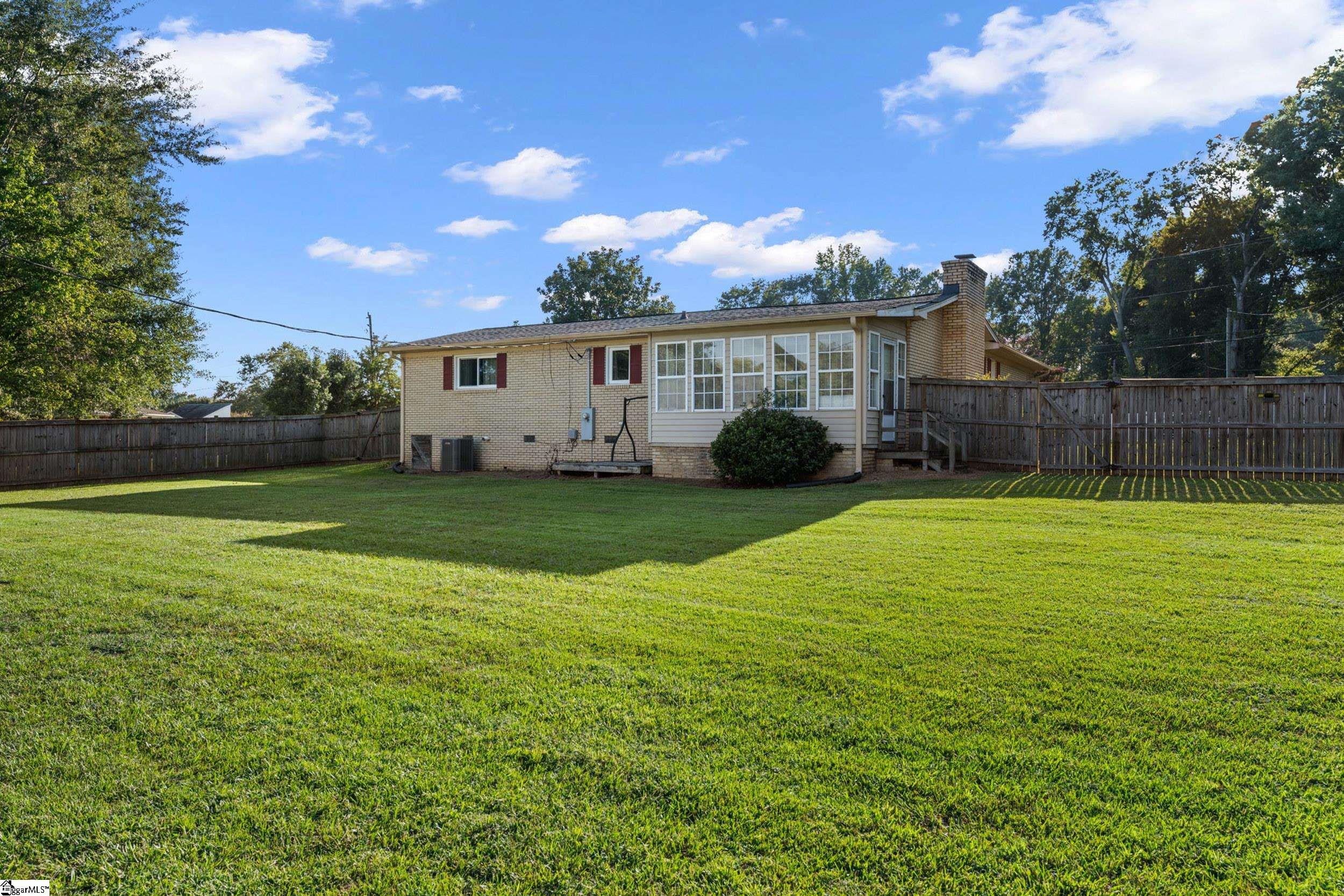 201 Eastview Drive Property Photo 28
