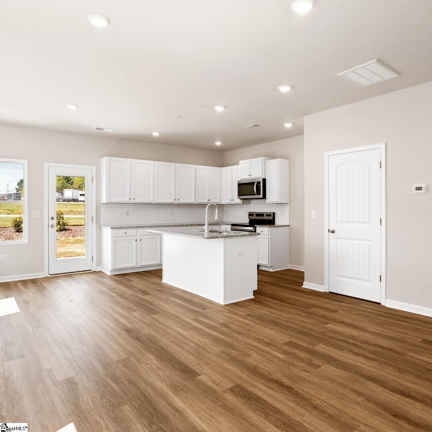 100 Derwent Trail Property Photo 2