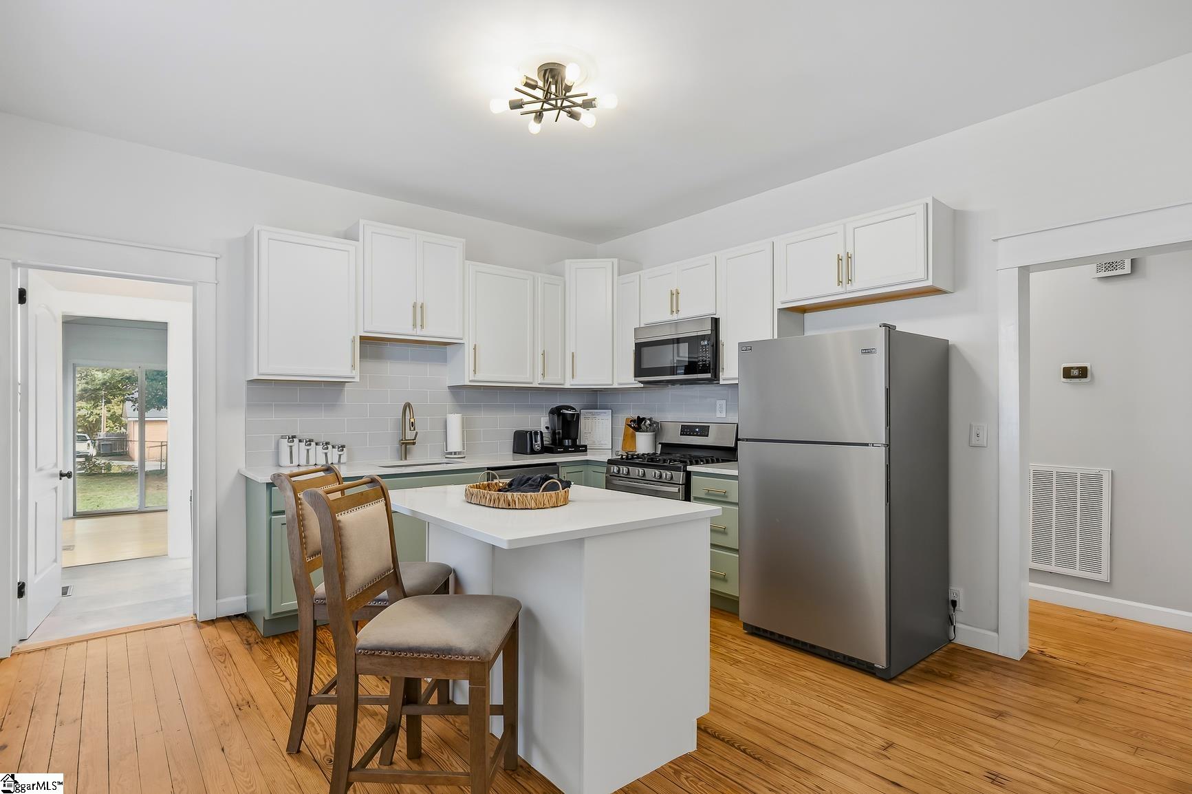 443 Gentry Street Property Photo 7