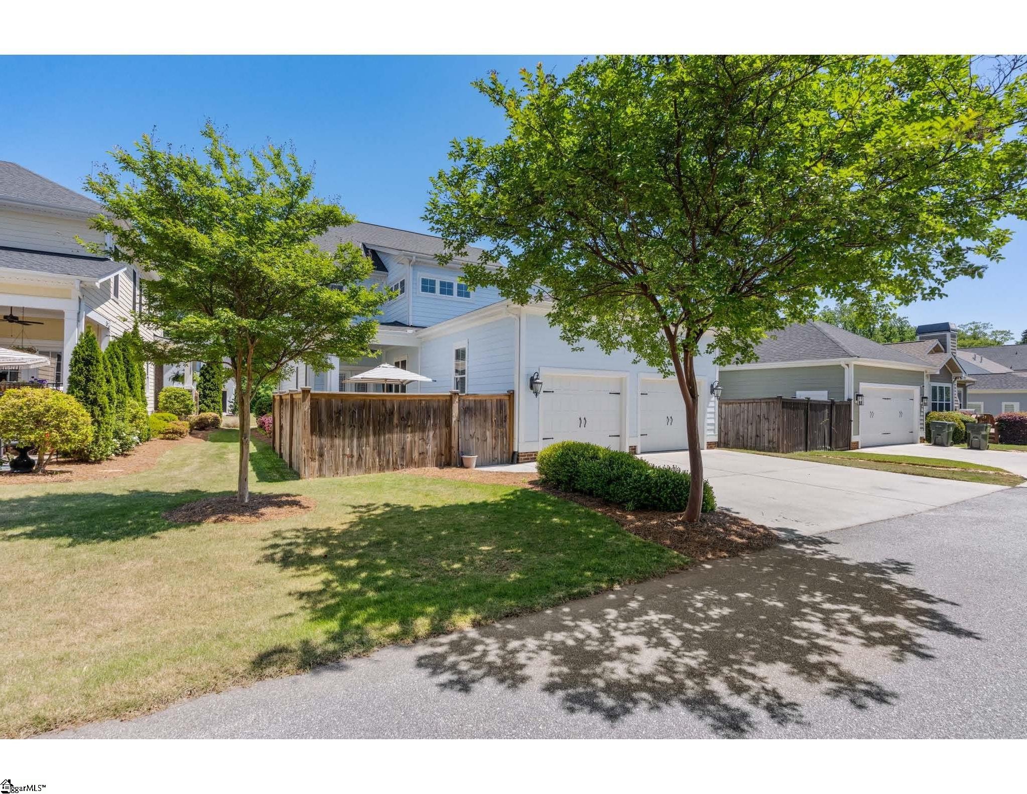 212 Grandmont Court Property Photo 40